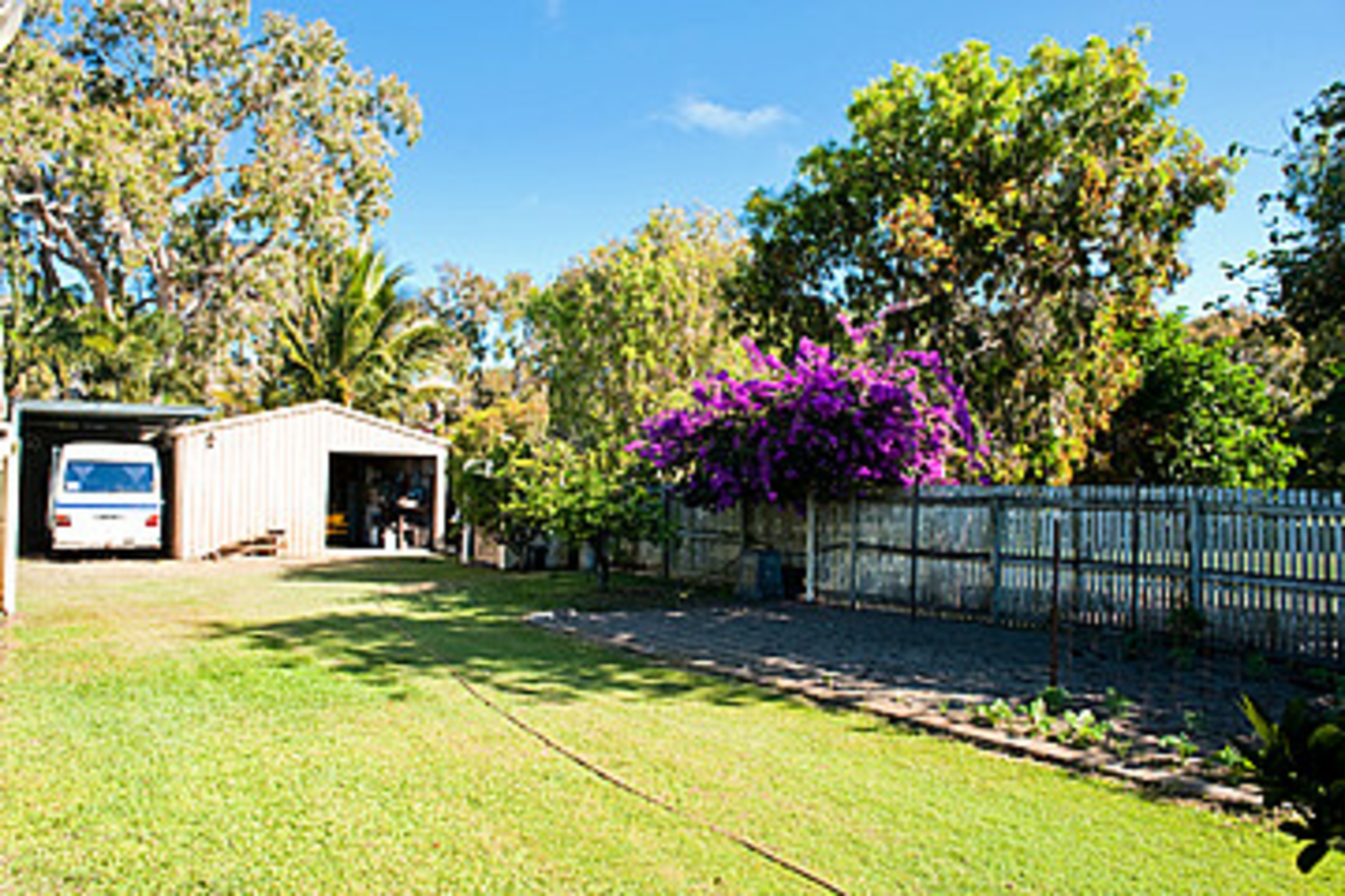 9 Hammer Street, SLADE POINT