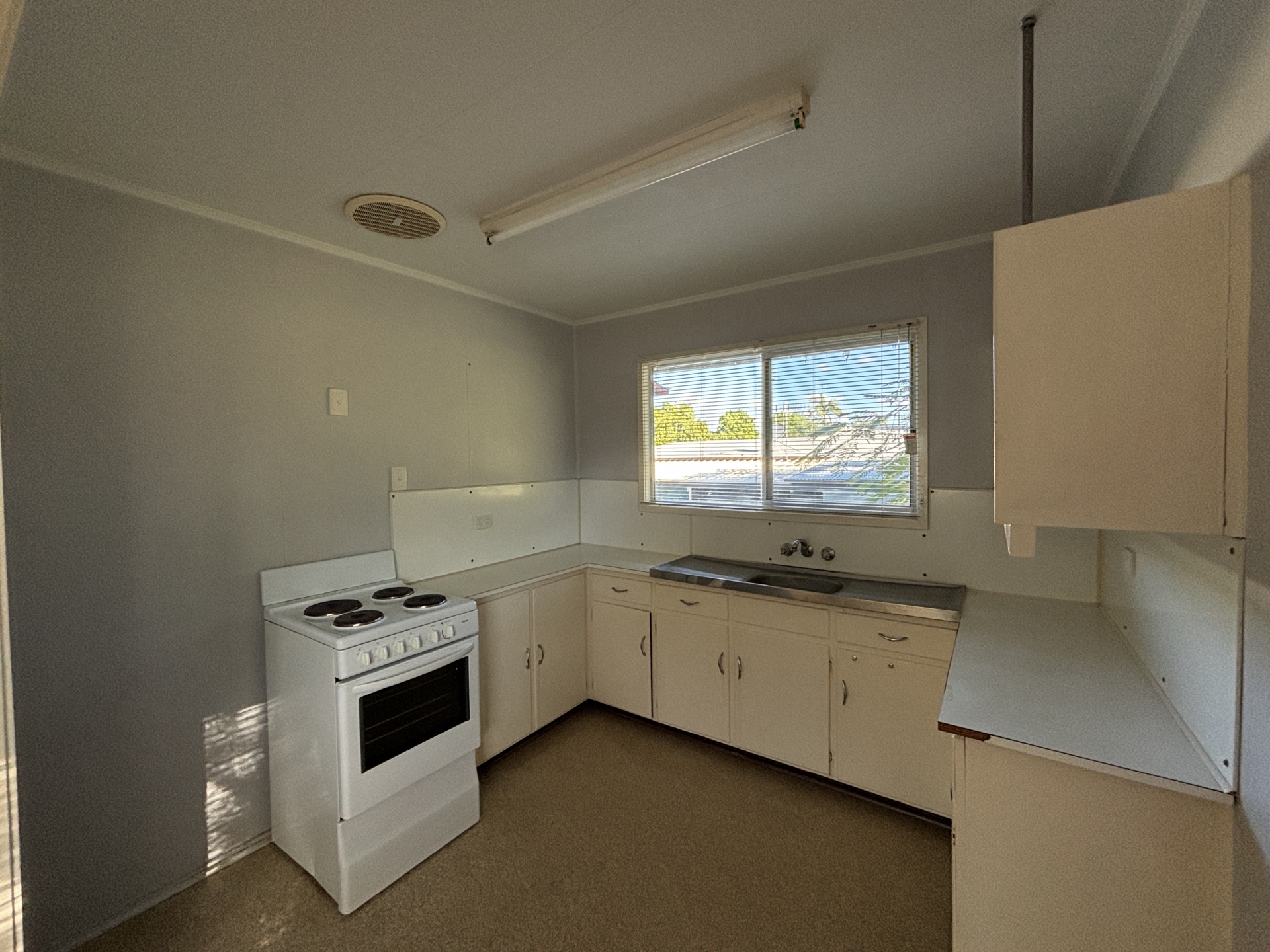 61 Beardmore Crescent, DYSART