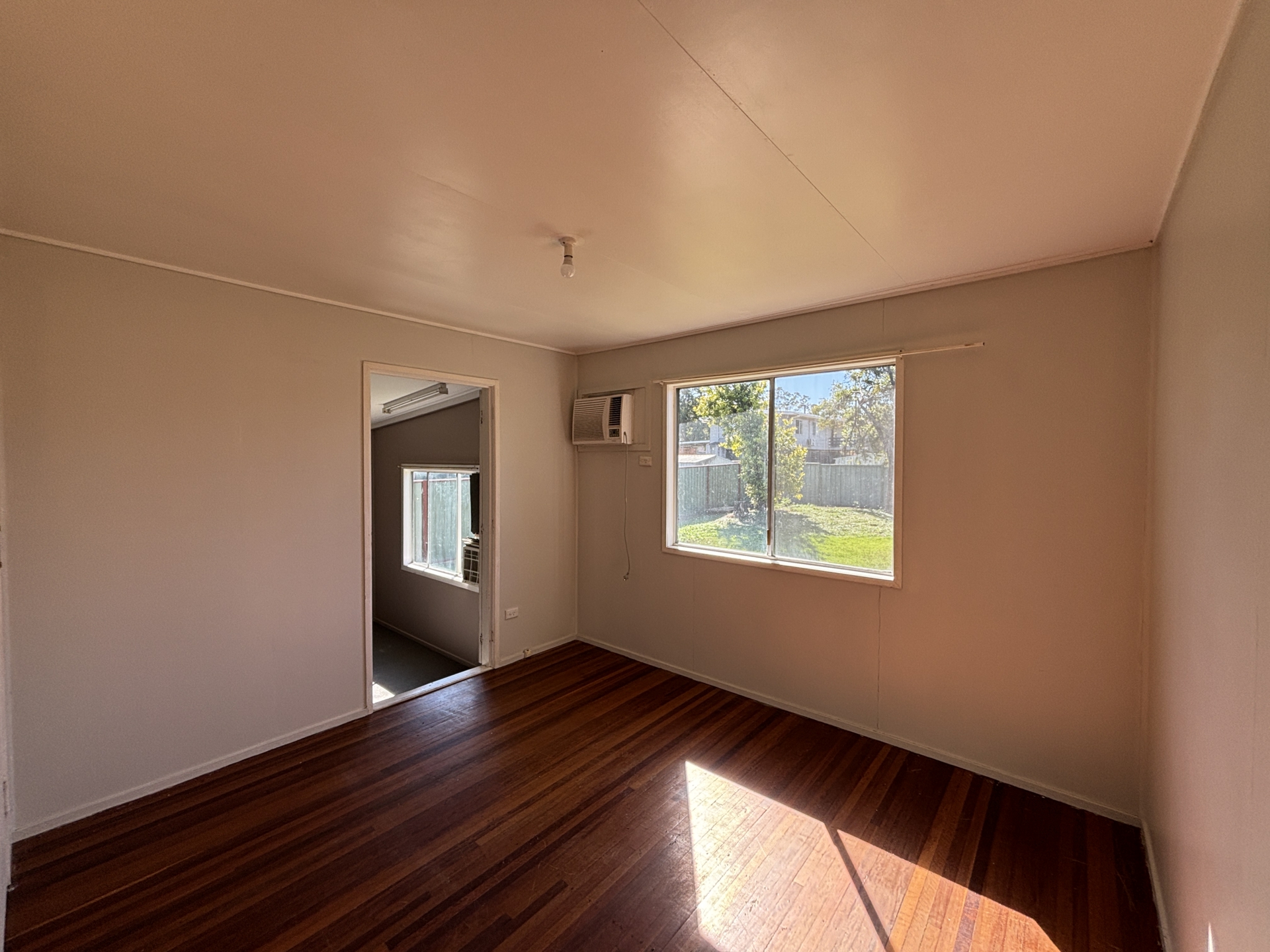 9 Gerrard Street — photo 12 of 13