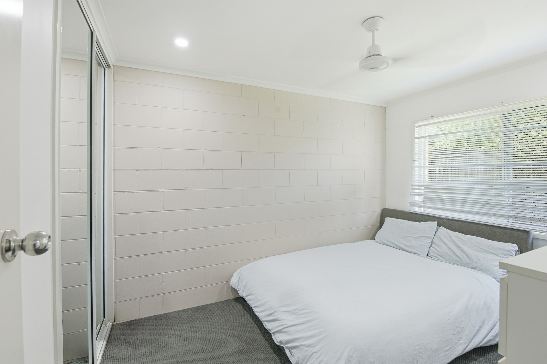 2/4 Graves Street — photo 5 of 8