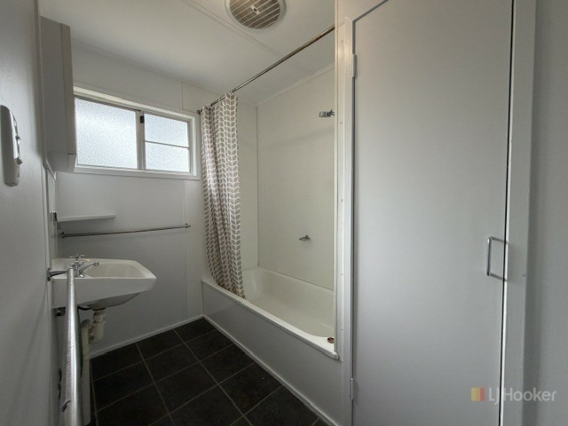 3 Kelloway Street — photo 6 of 14