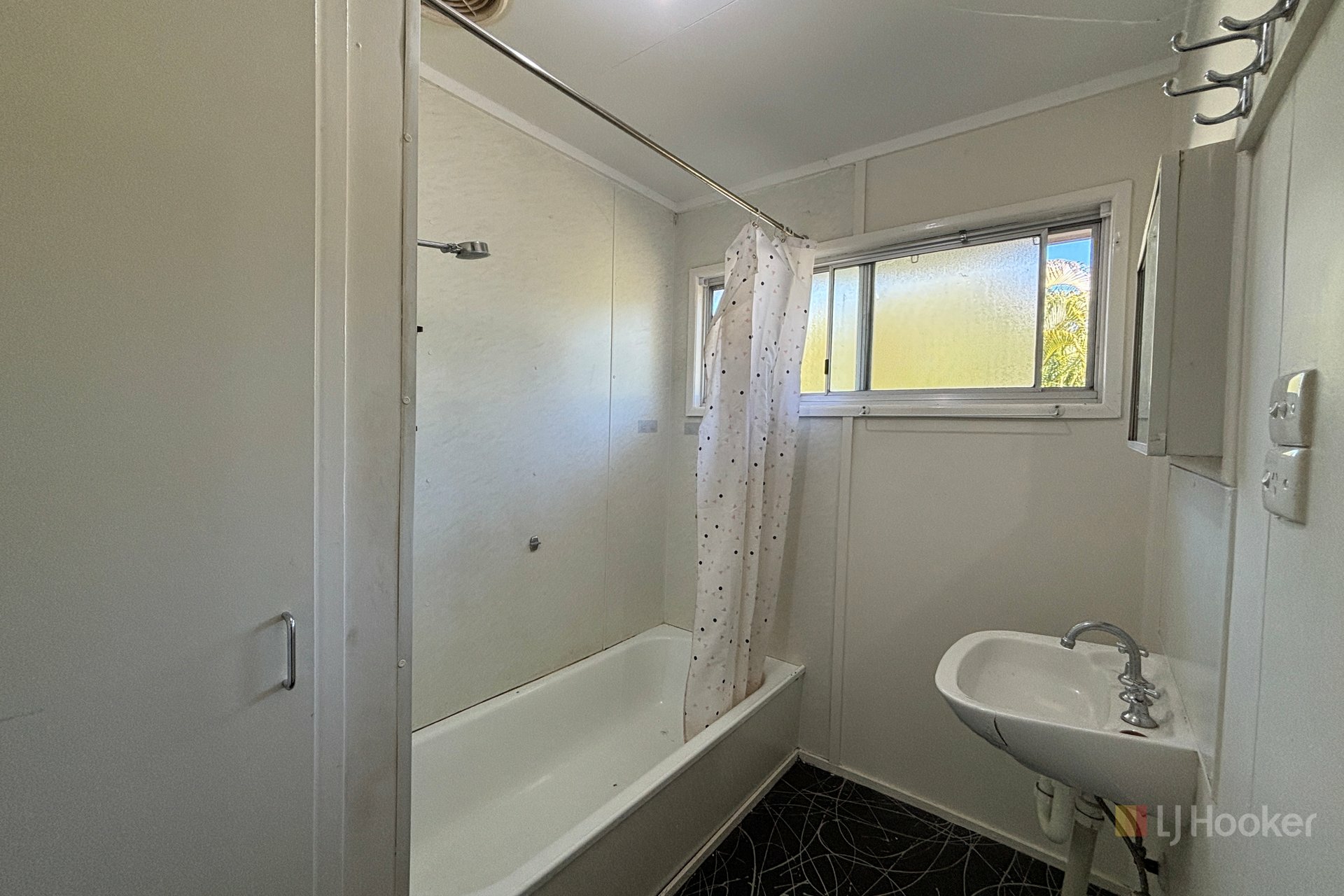 6 Eales Street — photo 9 of 12