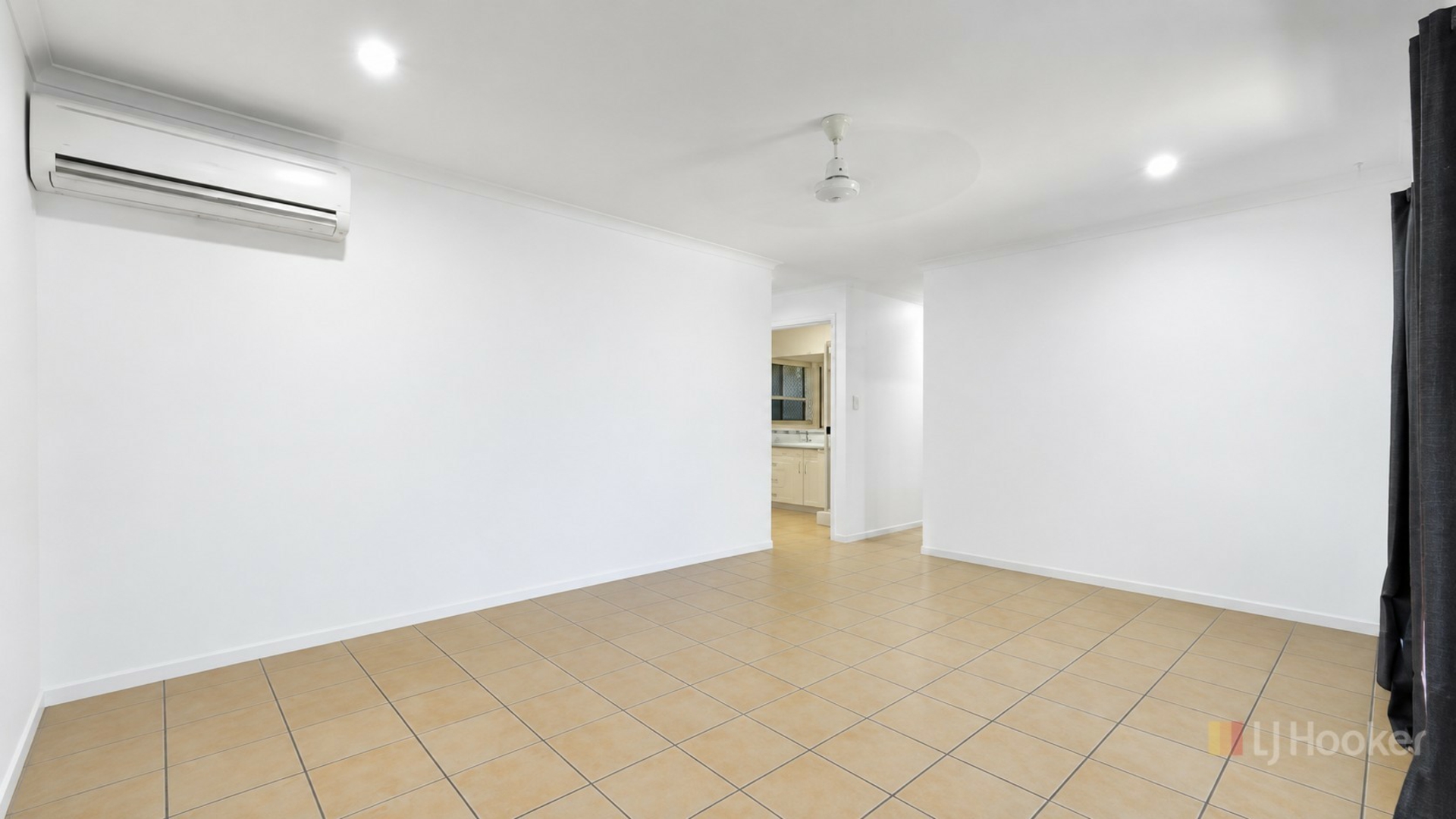 14 Marine Parade — photo 3 of 17