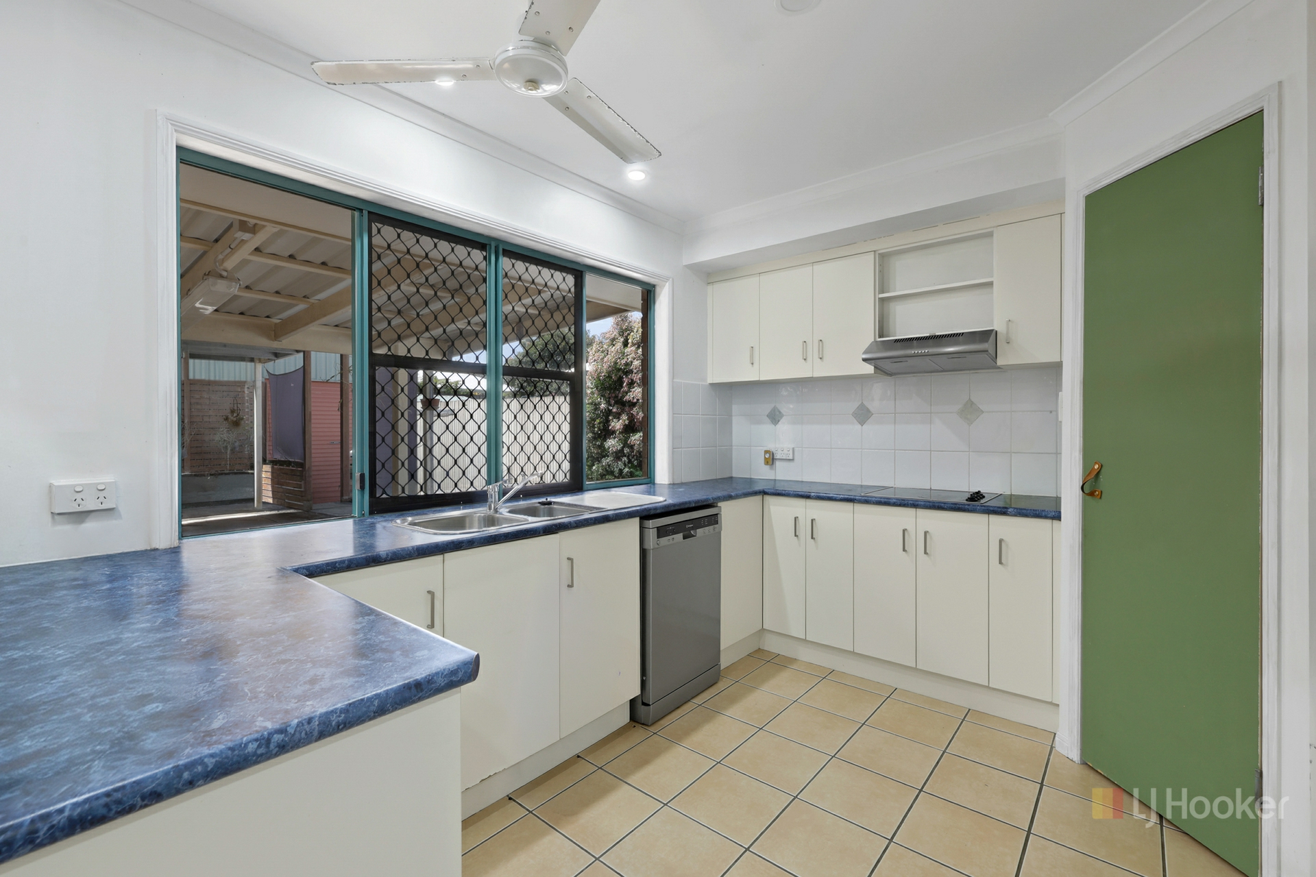 14 Marine Parade — photo 6 of 17