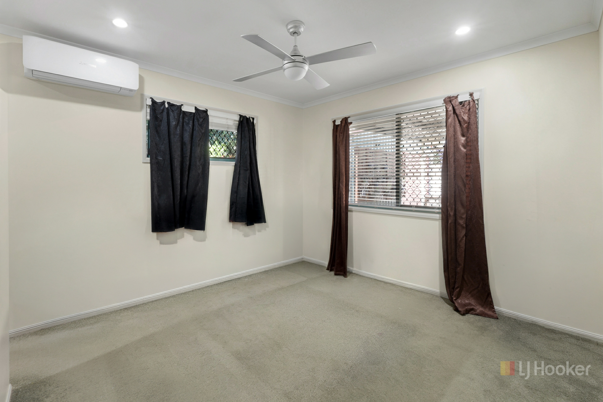 14 Marine Parade — photo 8 of 17