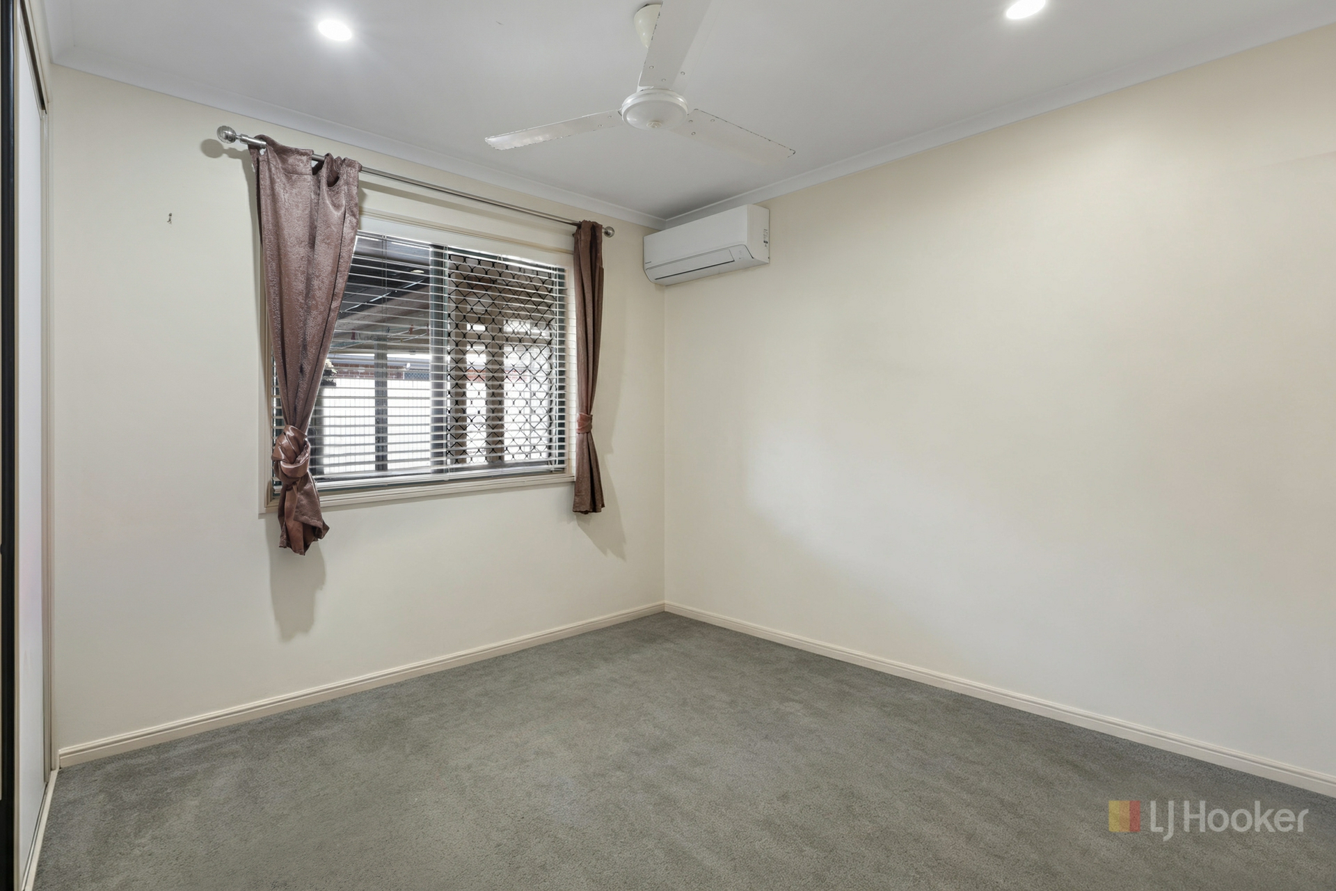 14 Marine Parade — photo 9 of 17