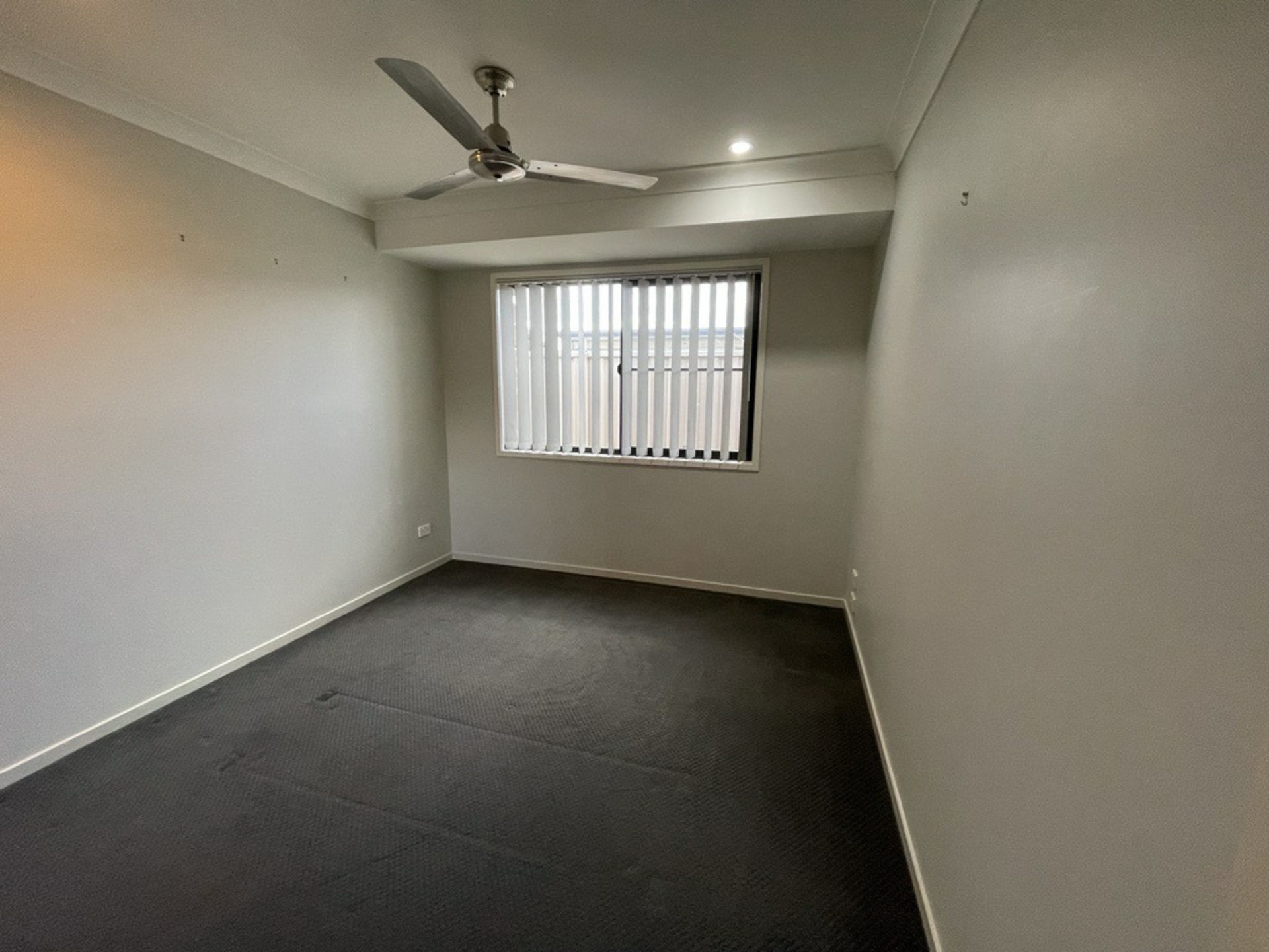 27 Lambert Drive — photo 12 of 14