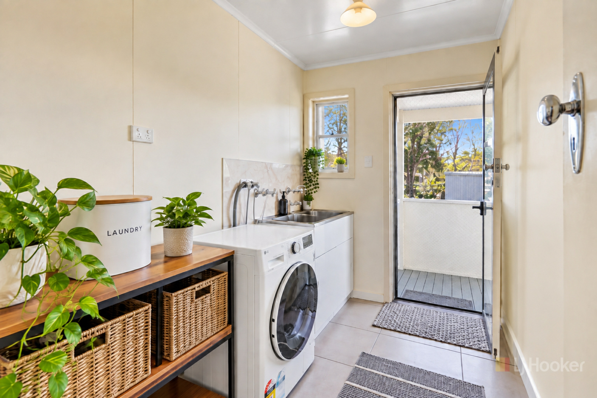 27 Shannon Crescent — photo 4 of 9