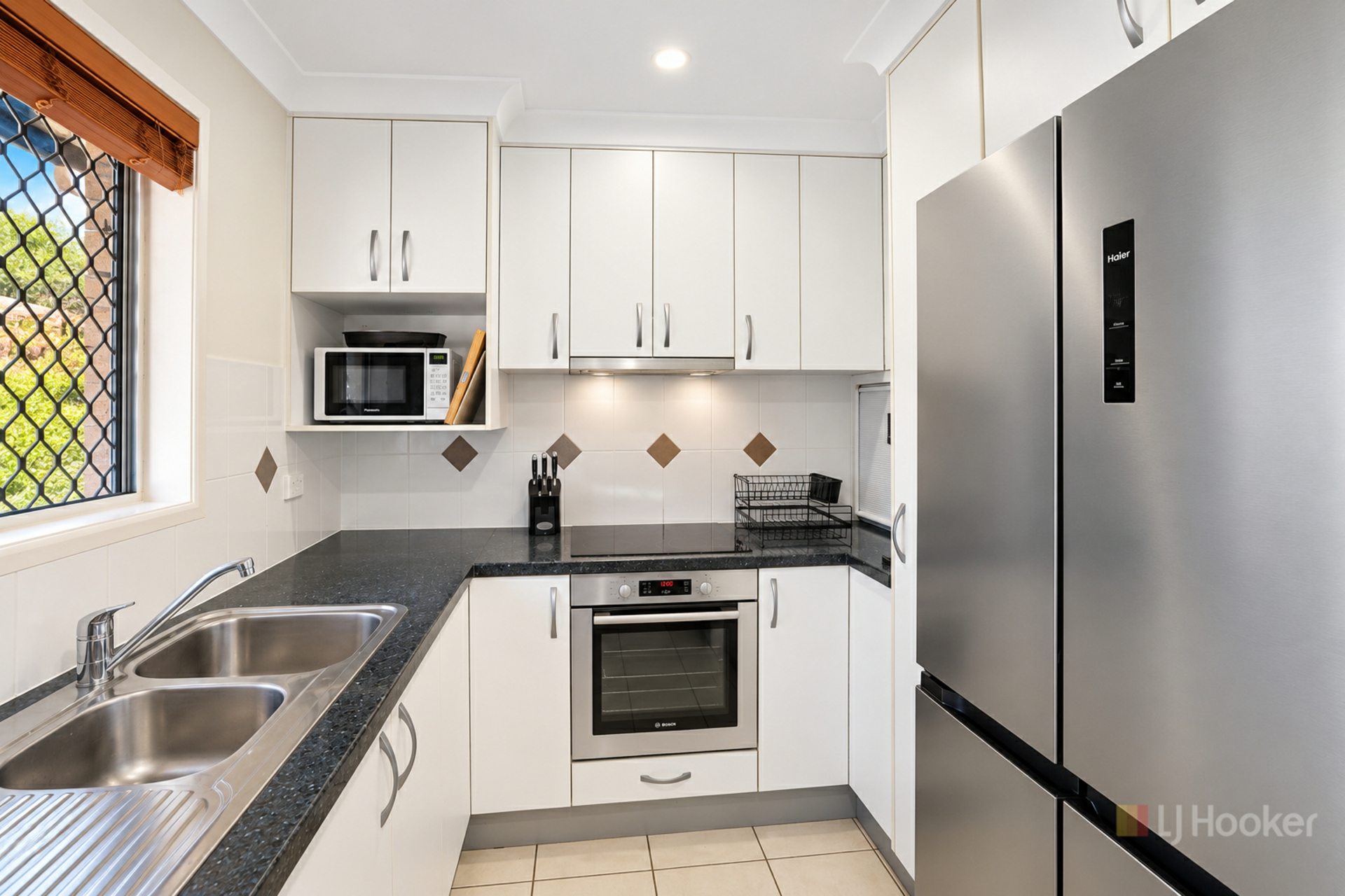 8/61 Hamilton Street — photo 2 of 10