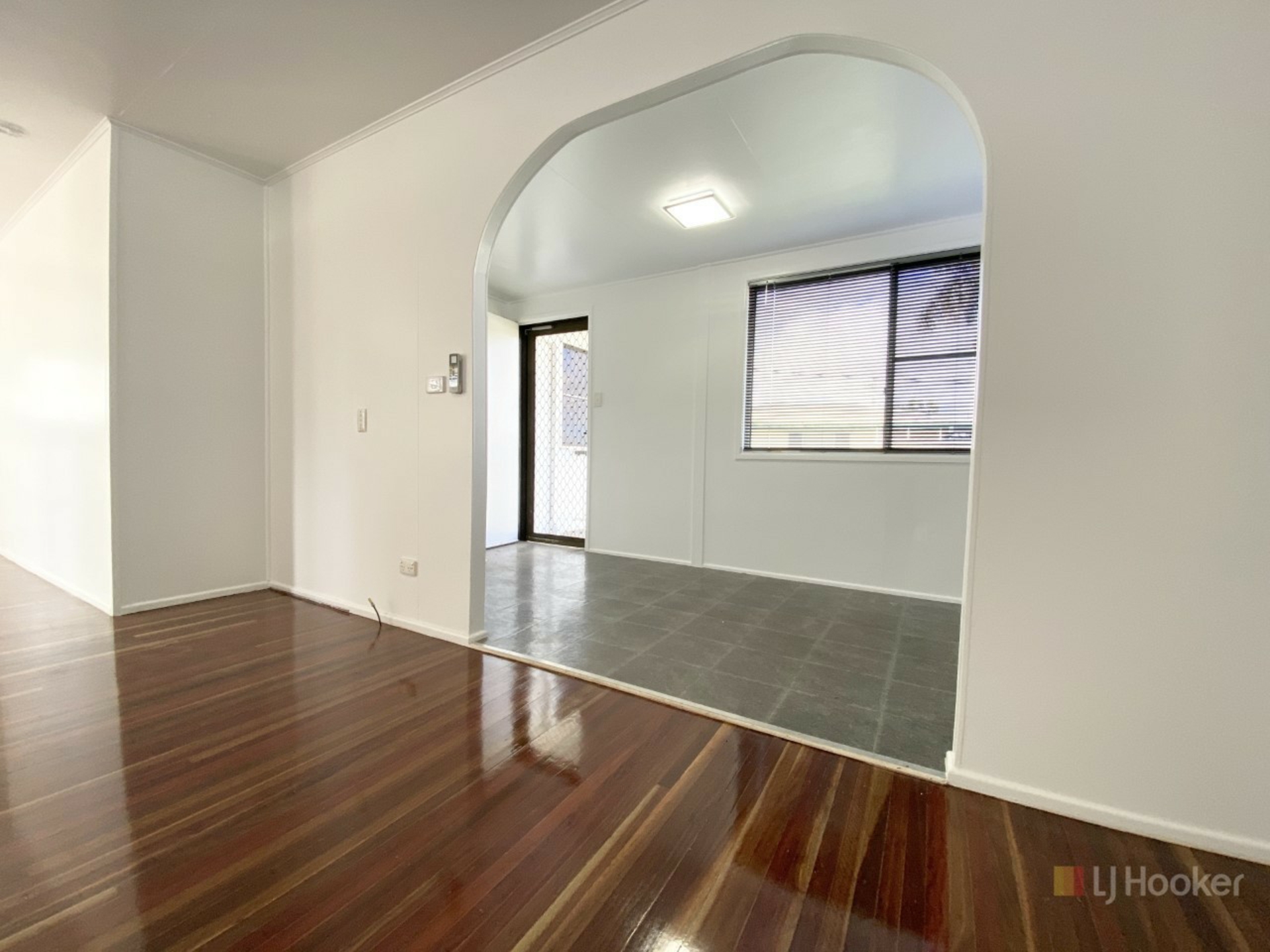 6 Barraclough Crescent — photo 7 of 24