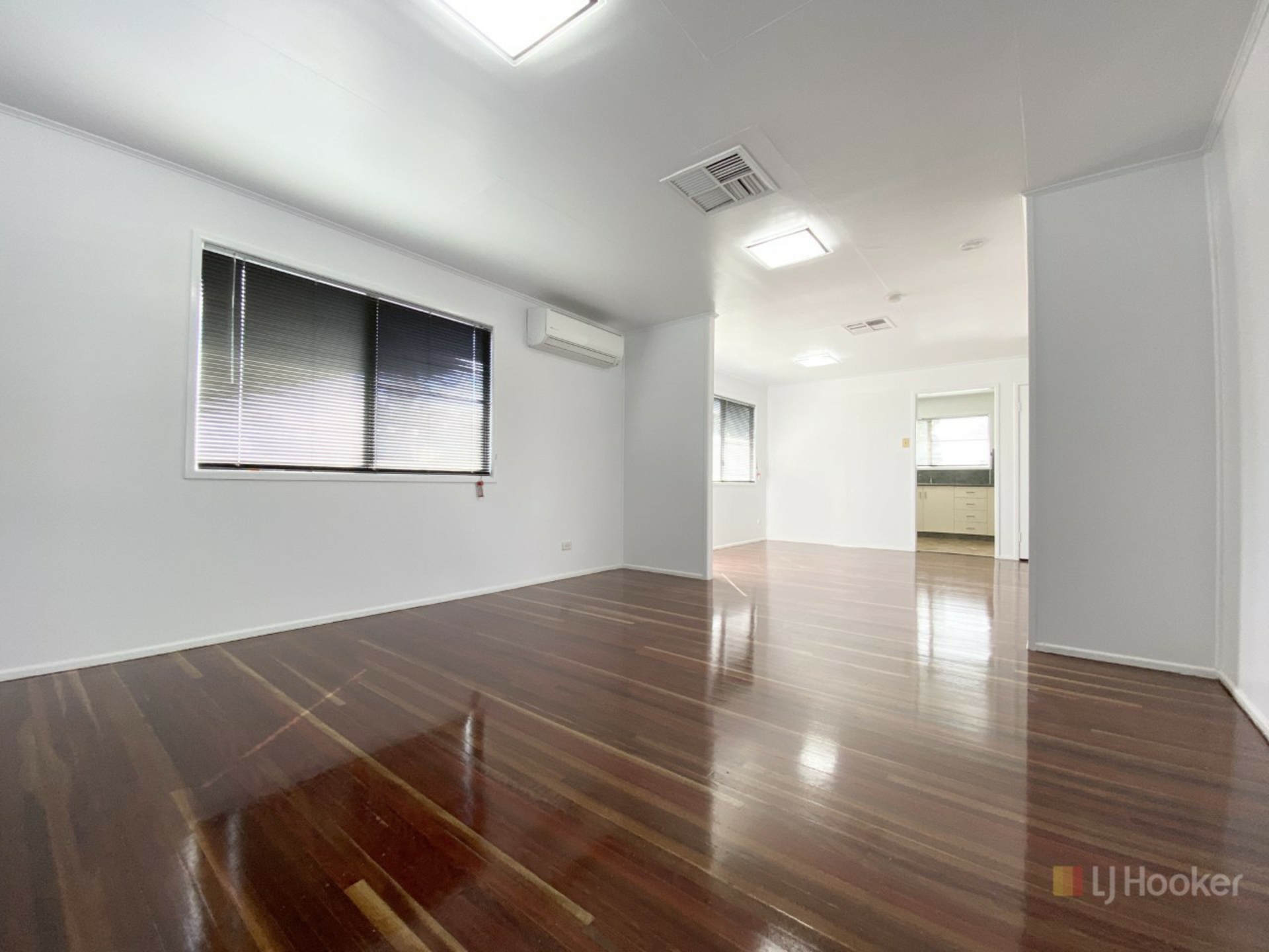 6 Barraclough Crescent — photo 8 of 24