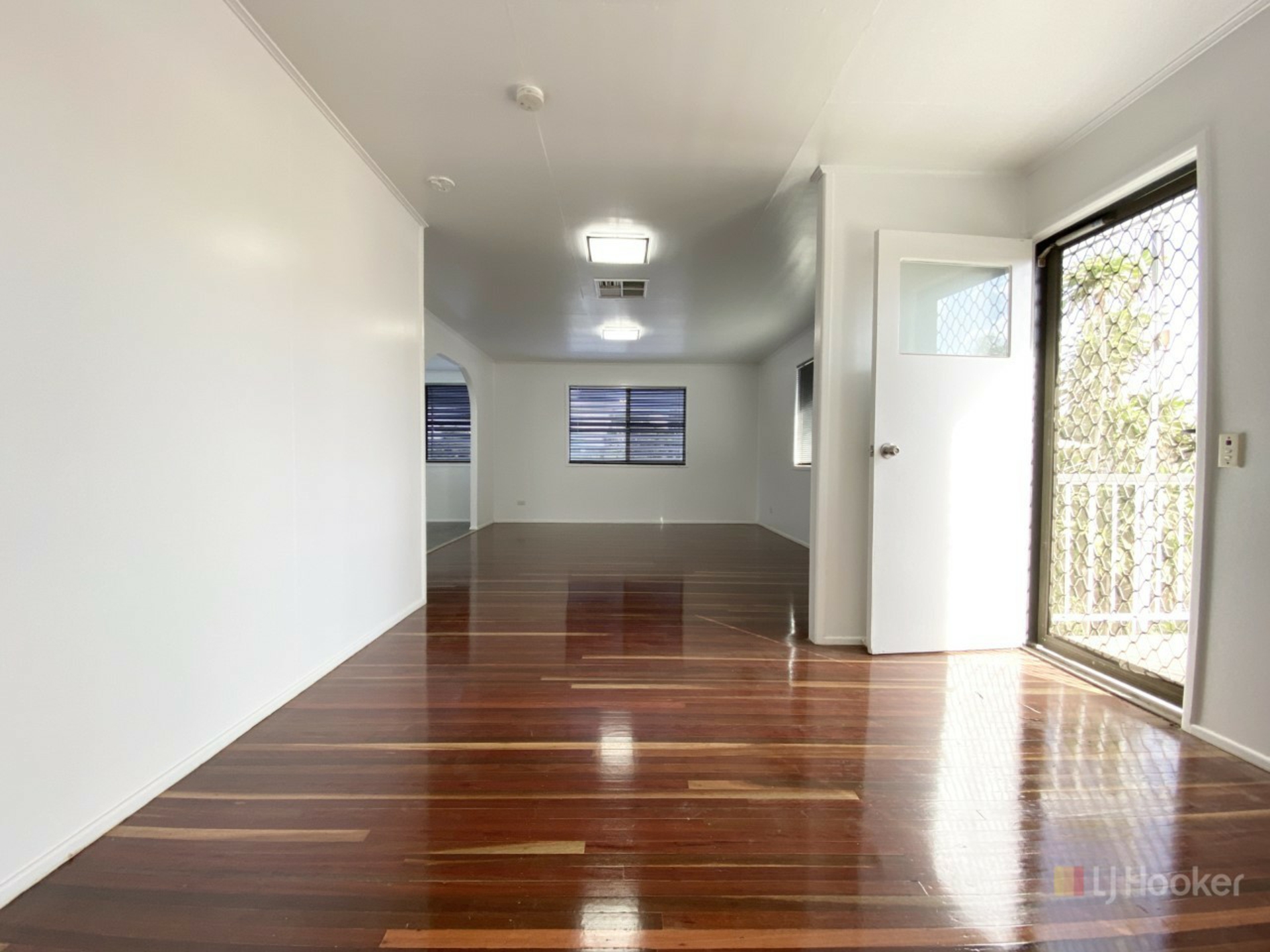 6 Barraclough Crescent — photo 9 of 24