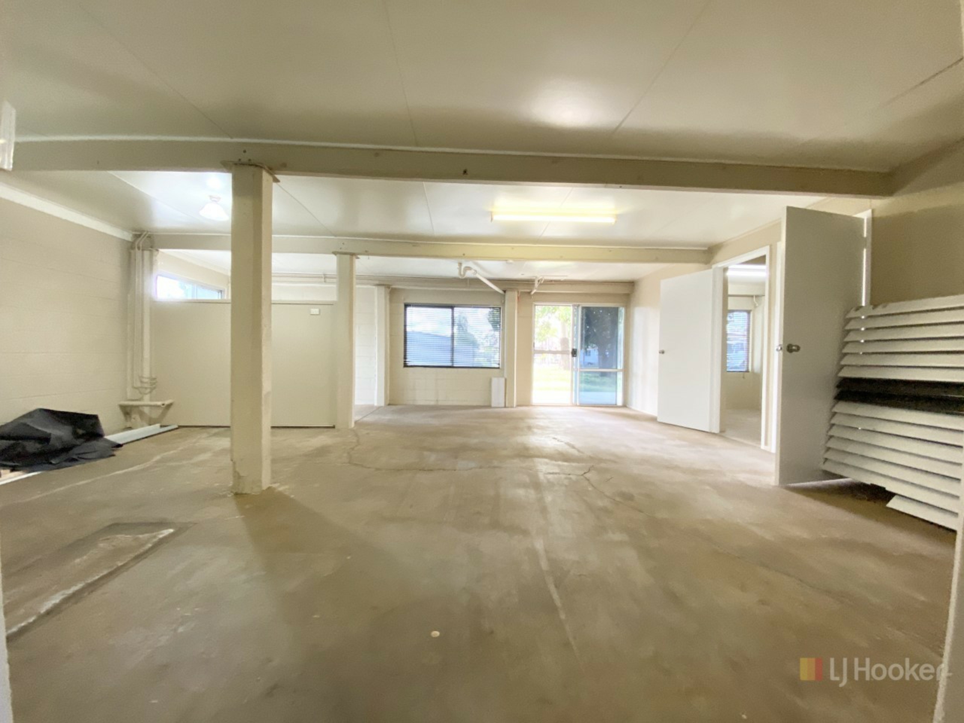 6 Barraclough Crescent — photo 10 of 24