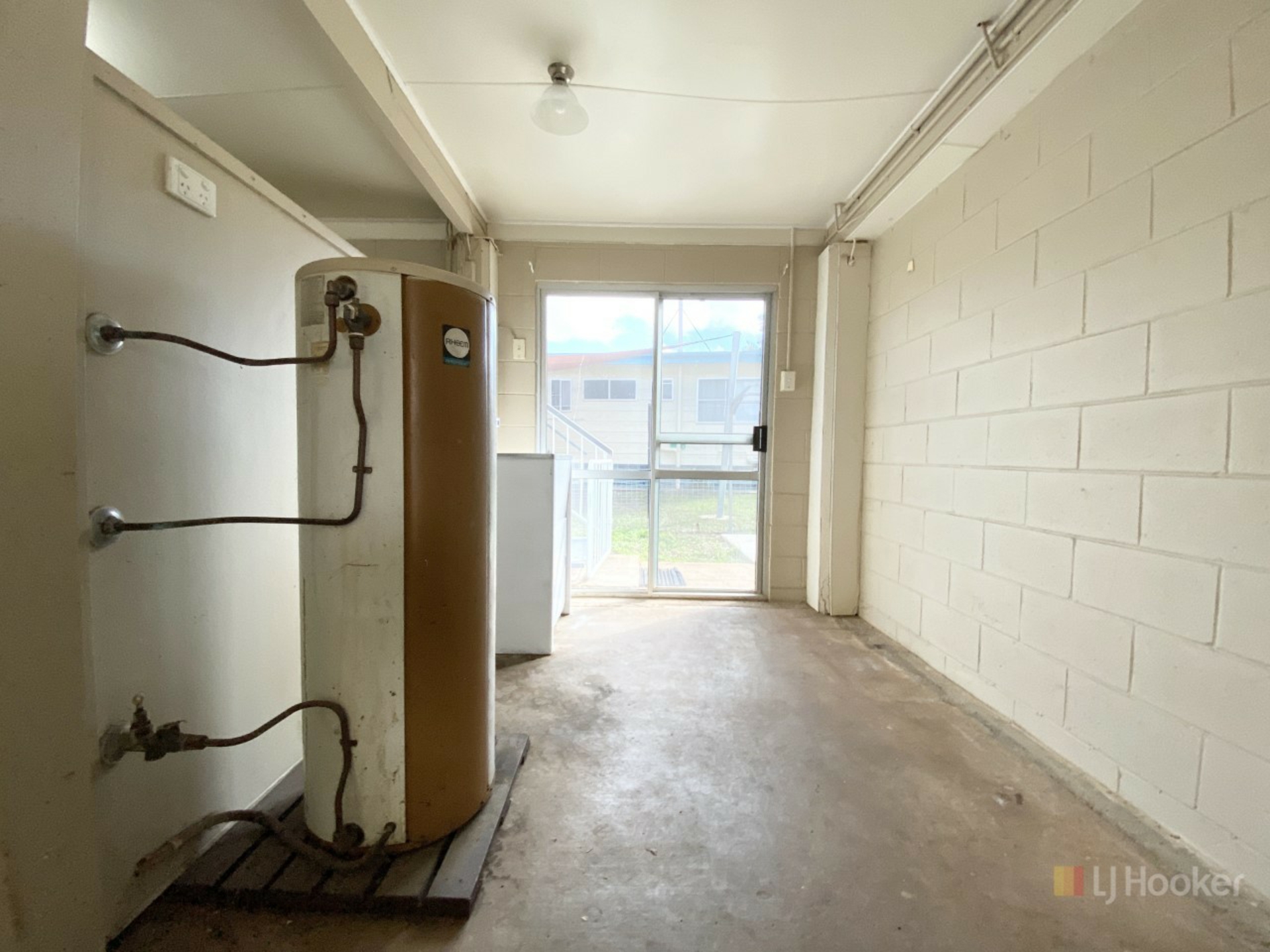 6 Barraclough Crescent — photo 17 of 24