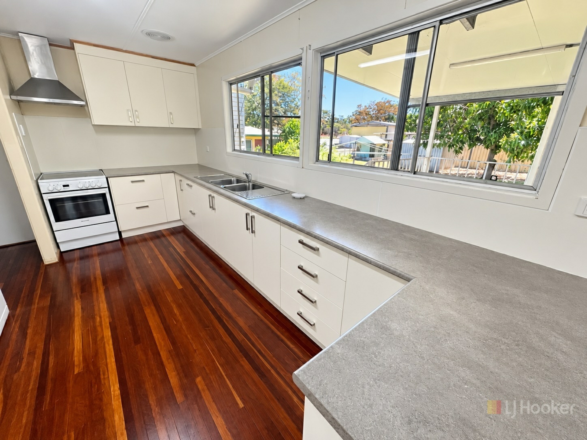 1 Fraser Court — photo 4 of 12