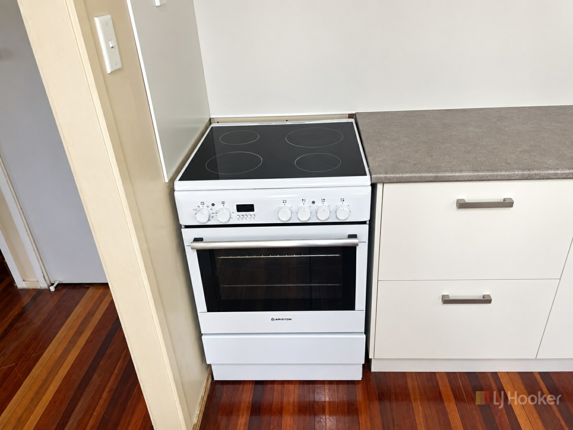 1 Fraser Court — photo 8 of 12