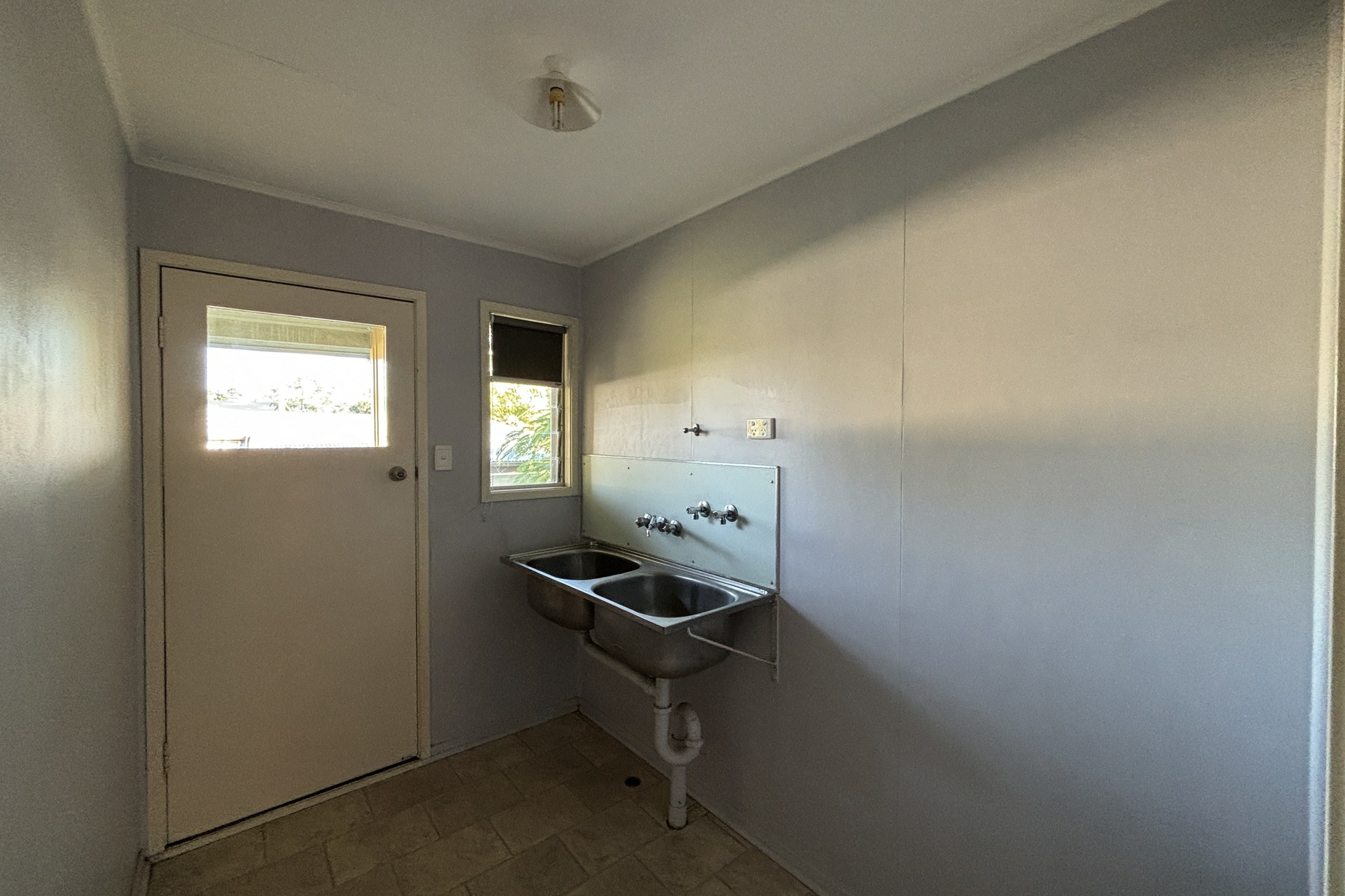 61 Beardmore Crescent — photo 8 of 12