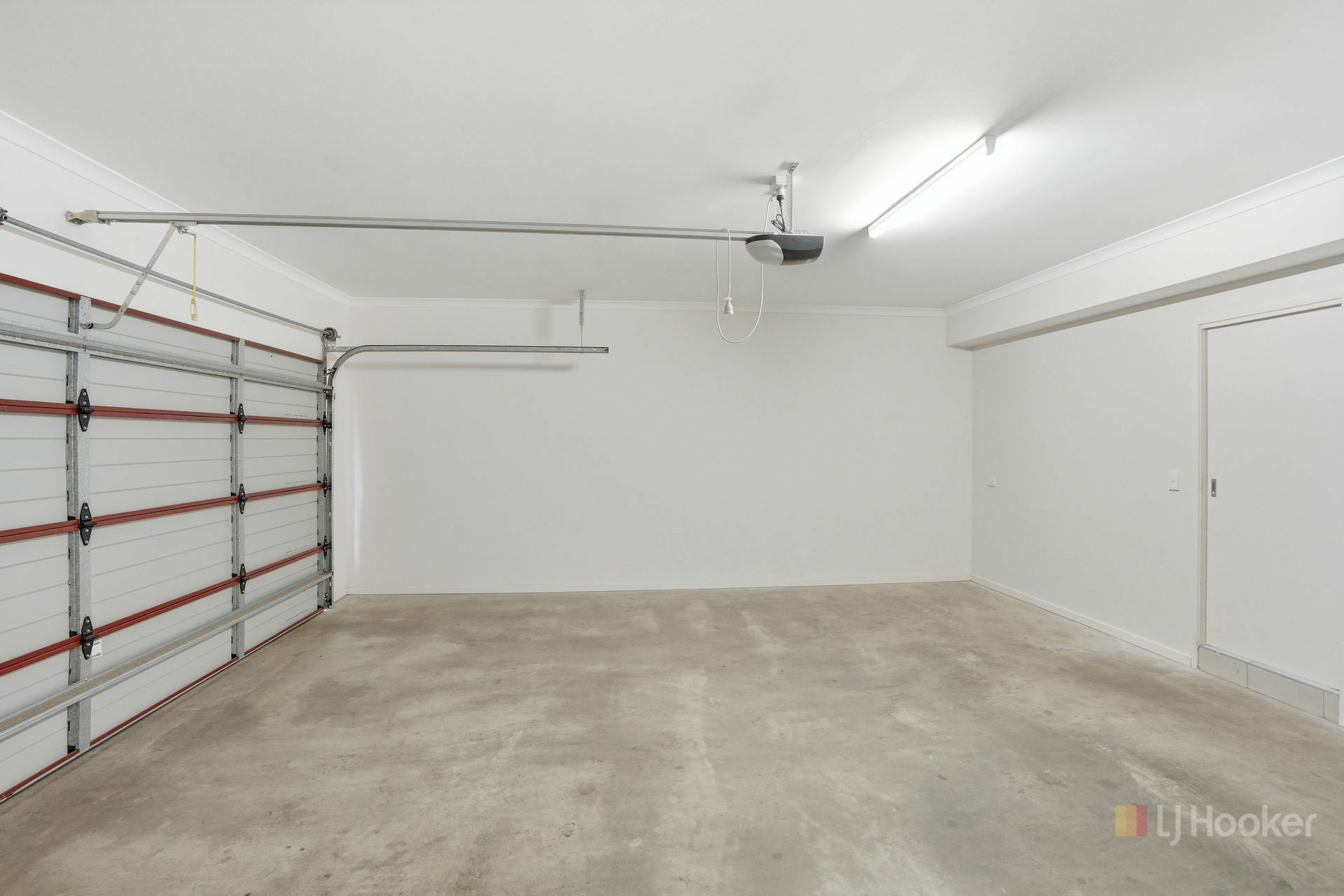 2/10 Barcoo Drive — photo 13 of 15