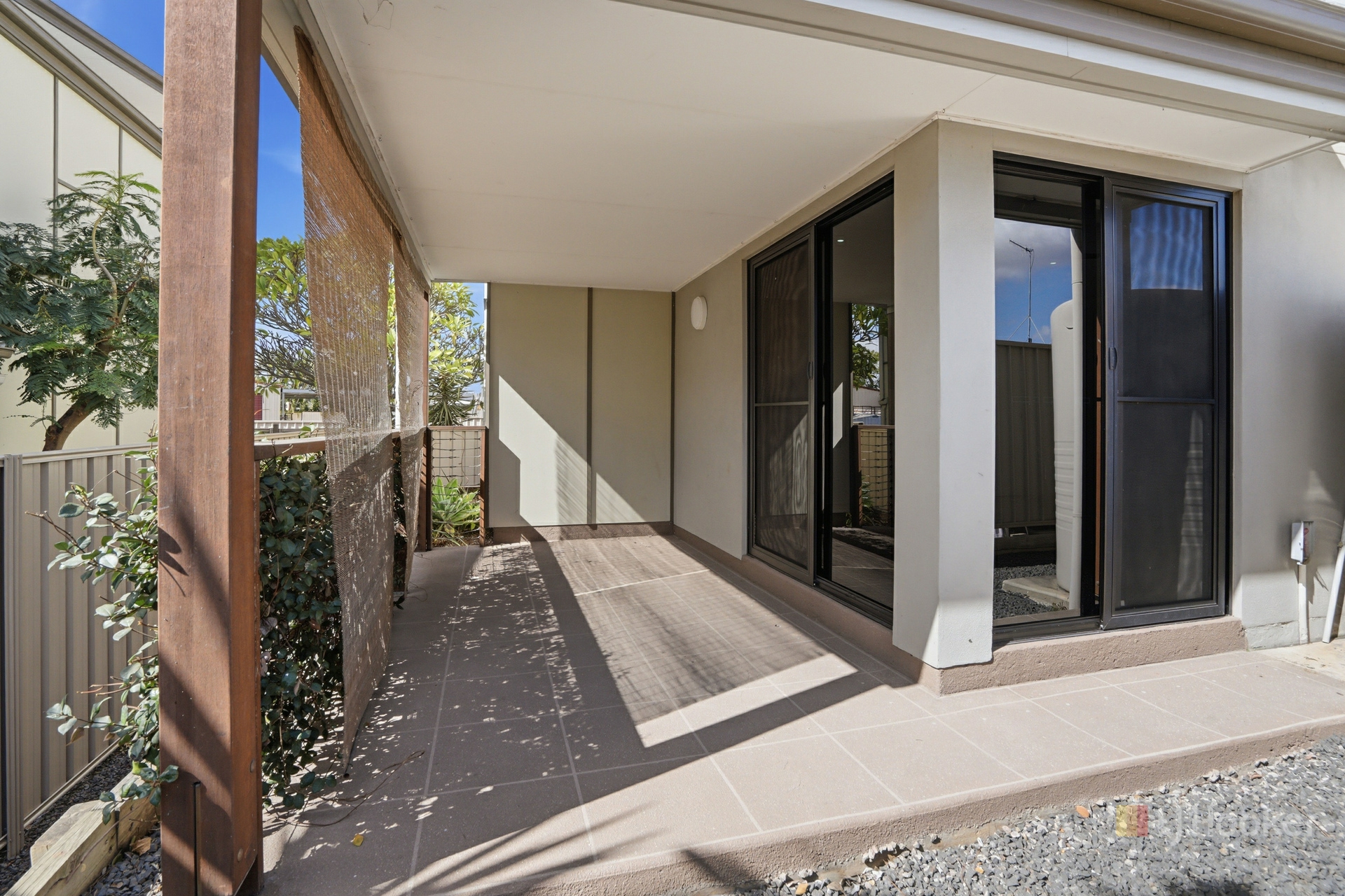 2/10 Barcoo Drive — photo 14 of 15