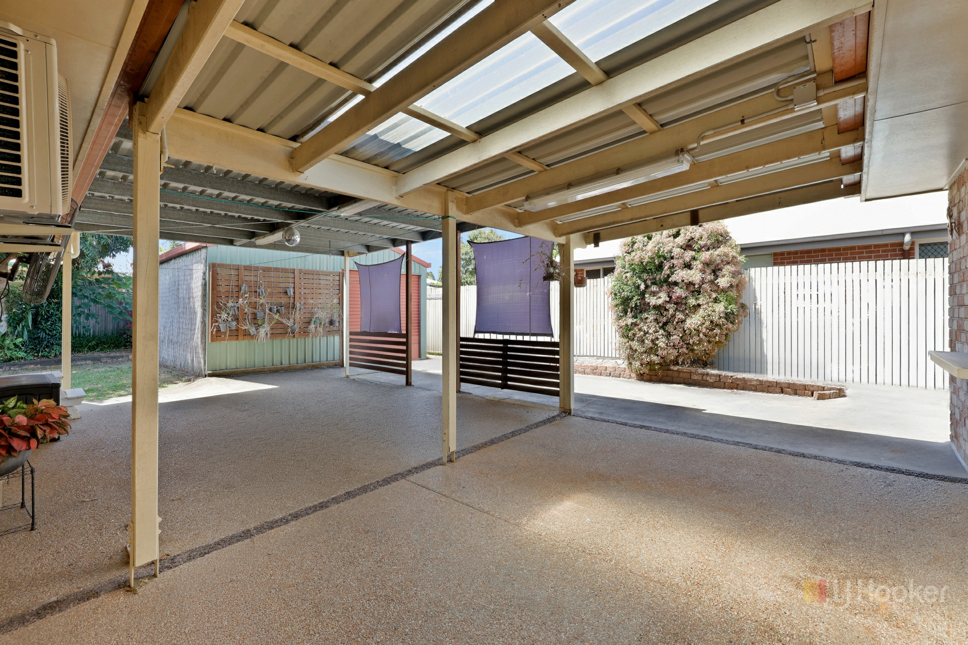 14 Marine Parade — photo 15 of 17