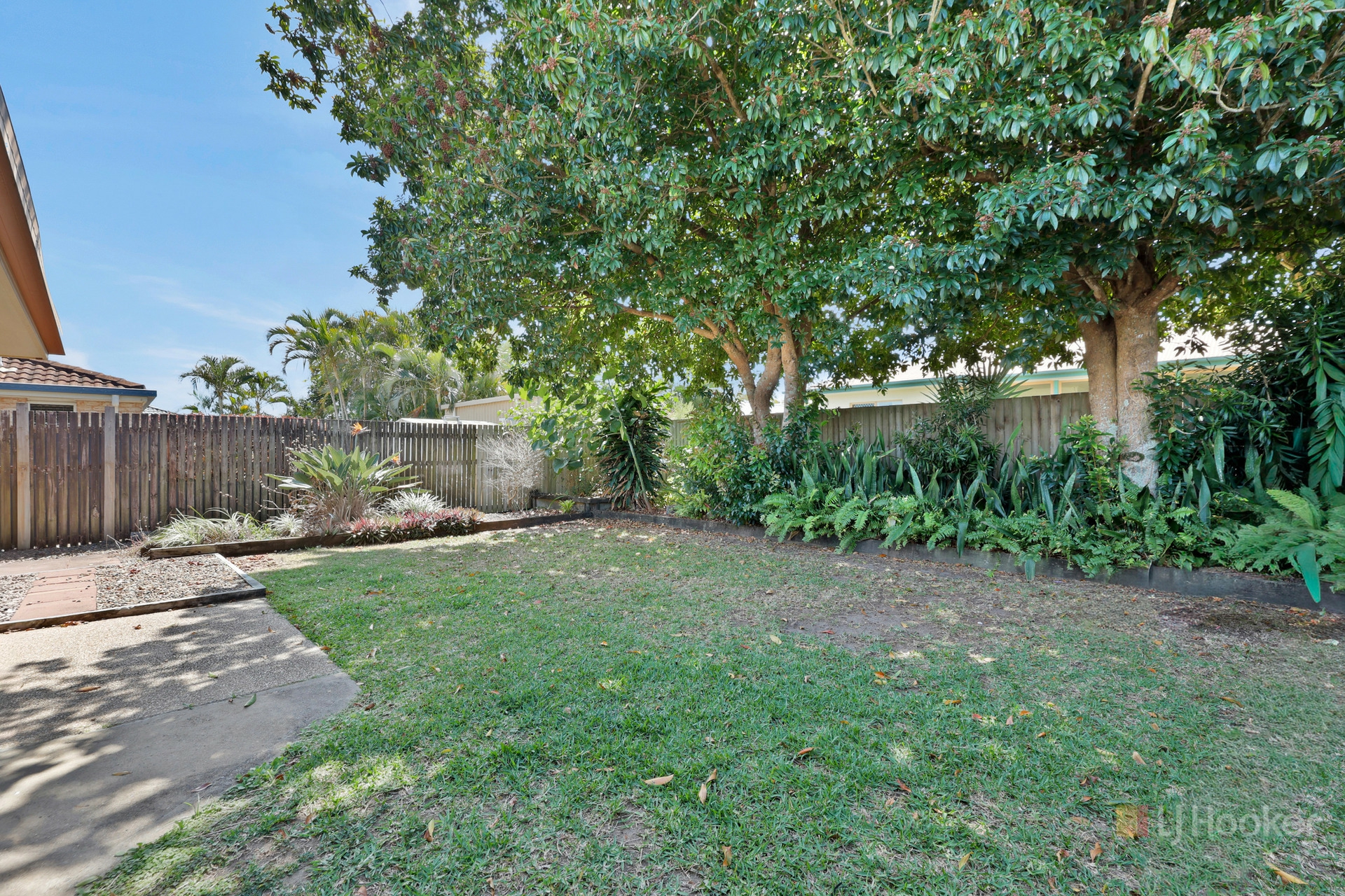 14 Marine Parade — photo 16 of 17