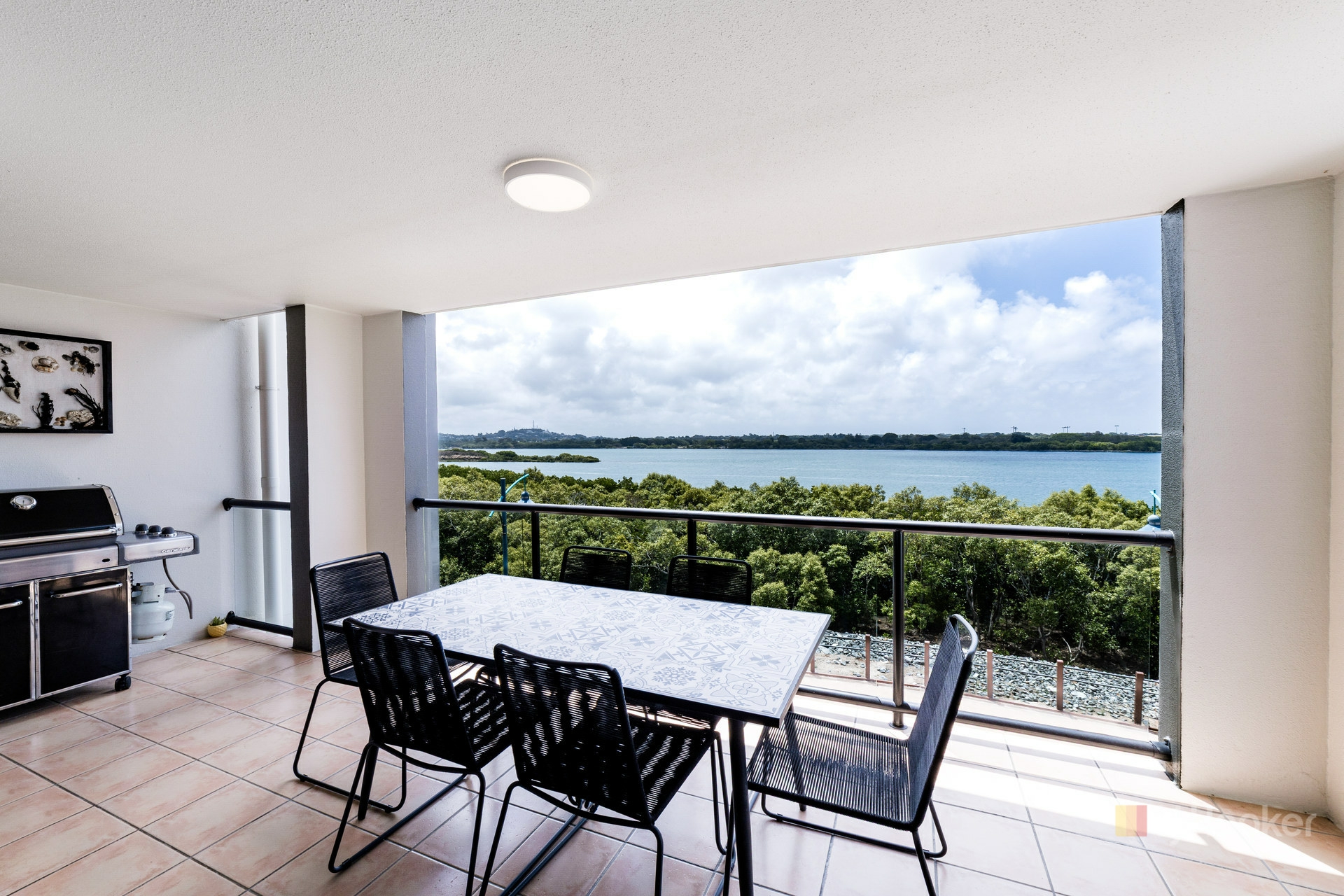 8/1 Nelson Street — photo from LJ Hooker Mackay Group