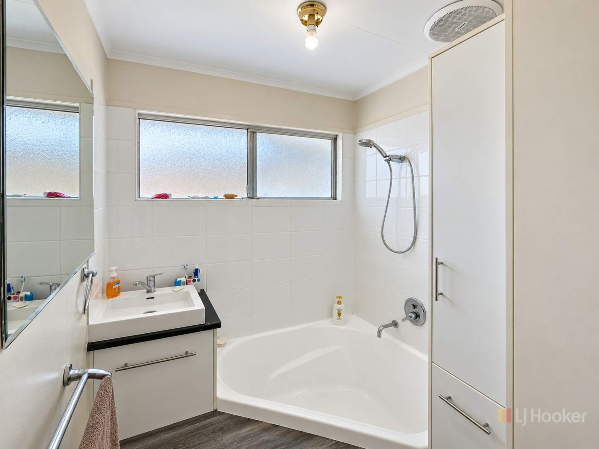 20 Forrest Drive — photo 9 of 10