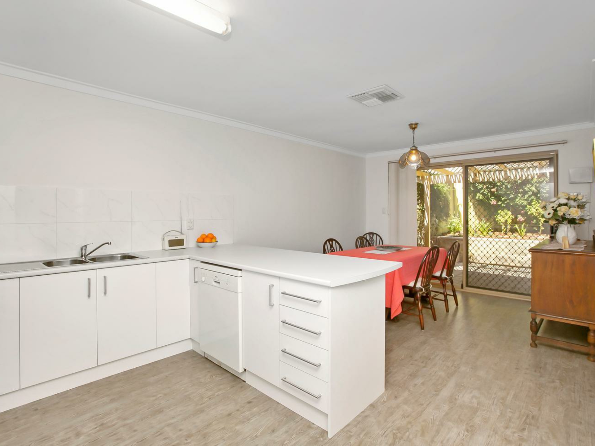 4/41 Eric Street, COMO