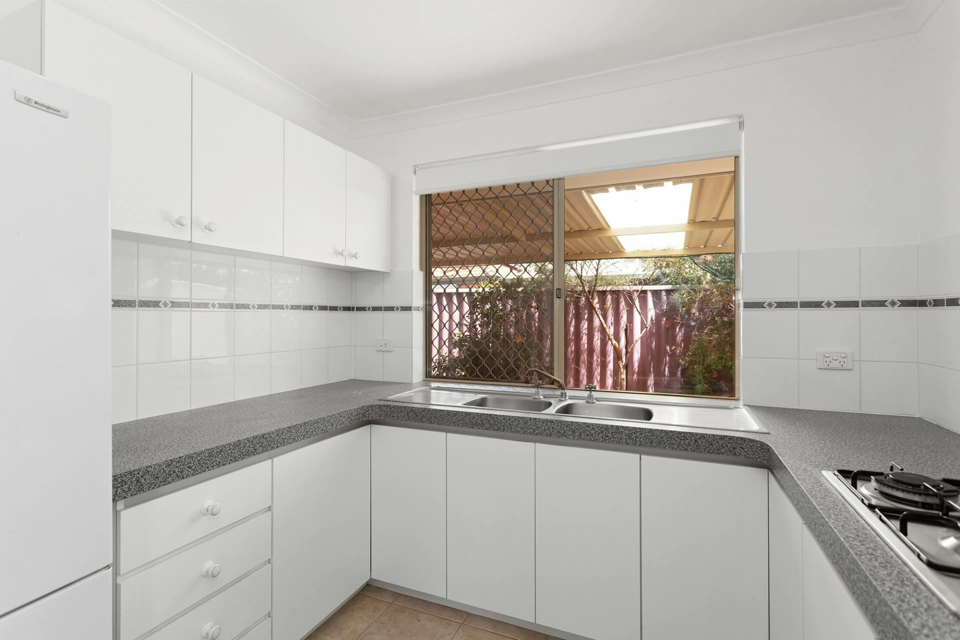 2/8 Phillips Court, KIARA
