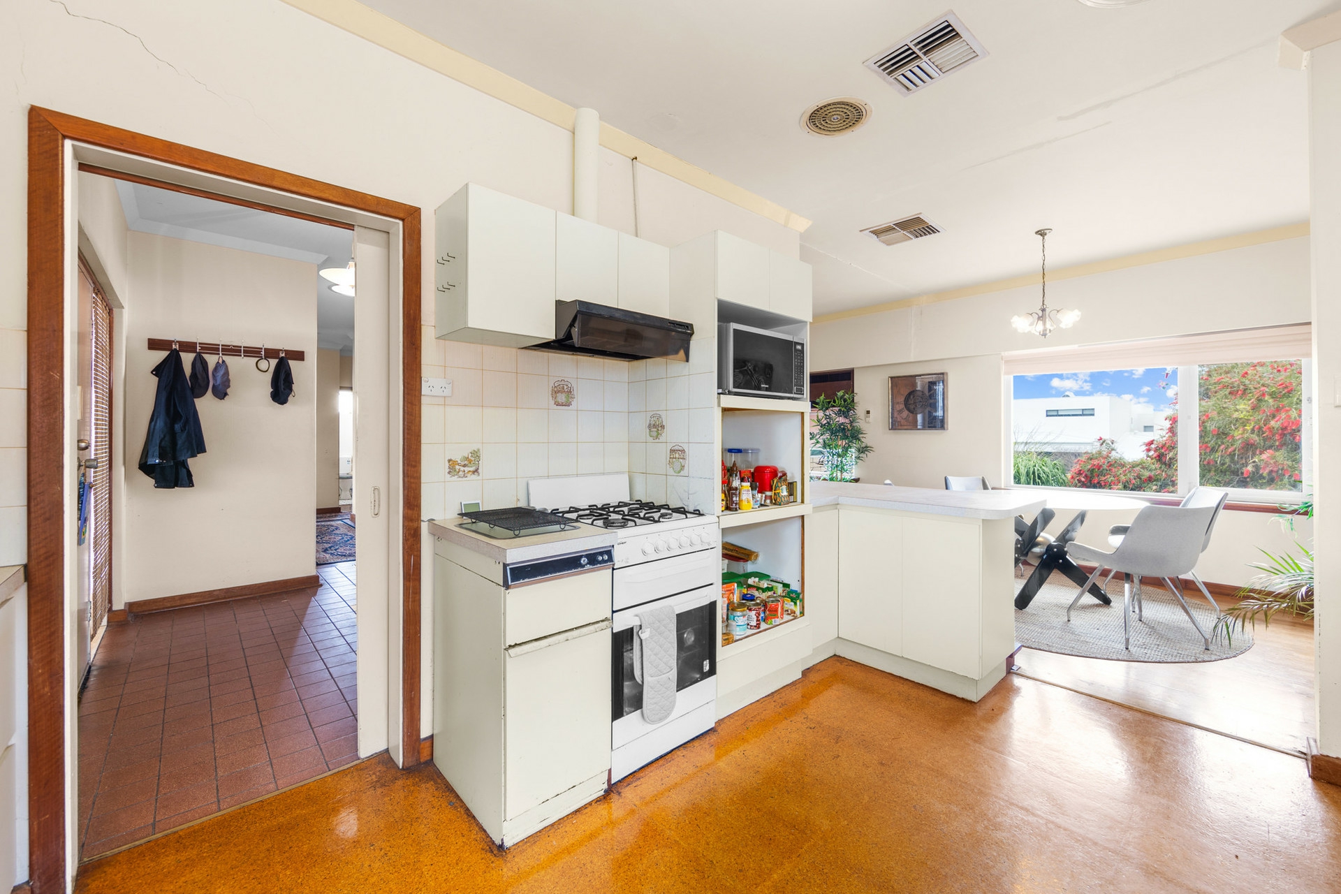 98 Hastings Street, SCARBOROUGH
