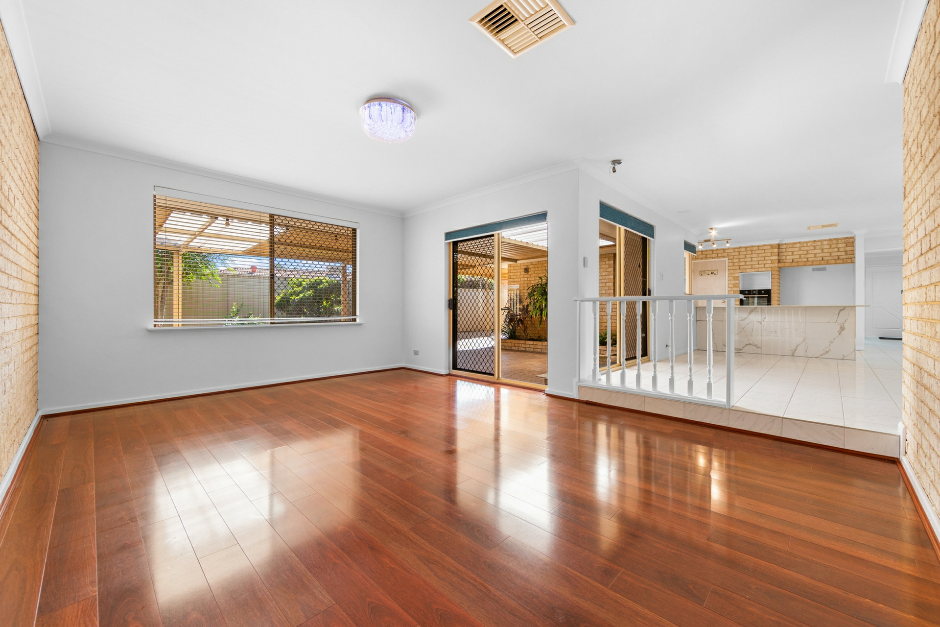 239 Summerlakes Parade, BALLAJURA