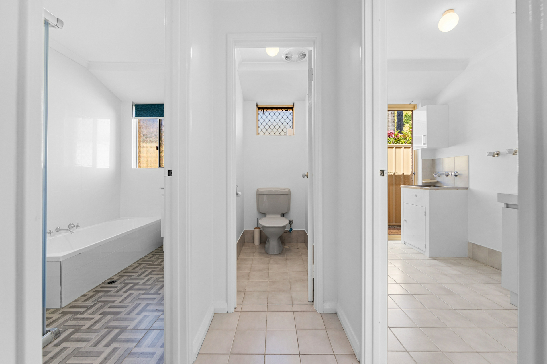 239 Summerlakes Parade, BALLAJURA