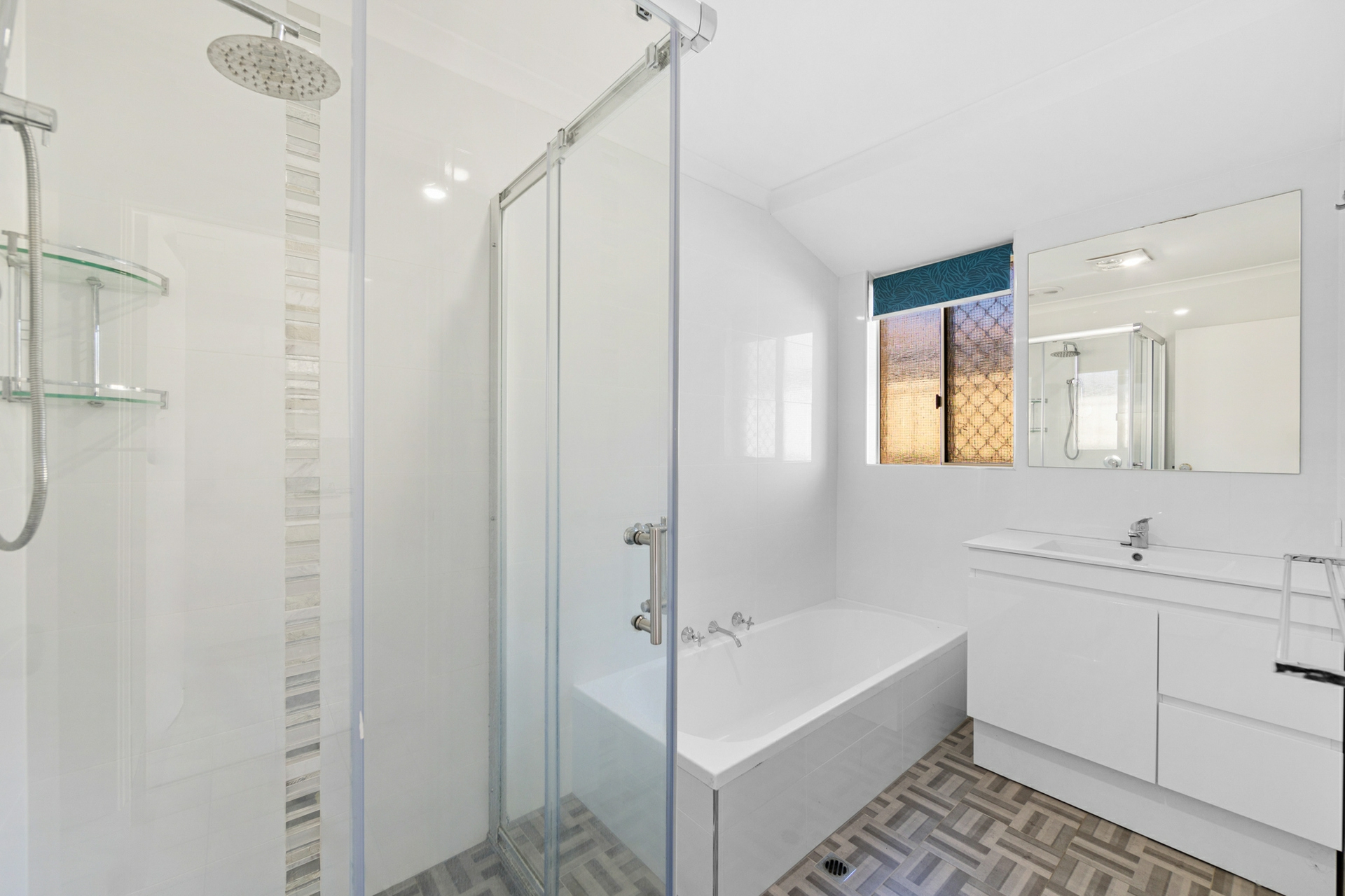 239 Summerlakes Parade, BALLAJURA