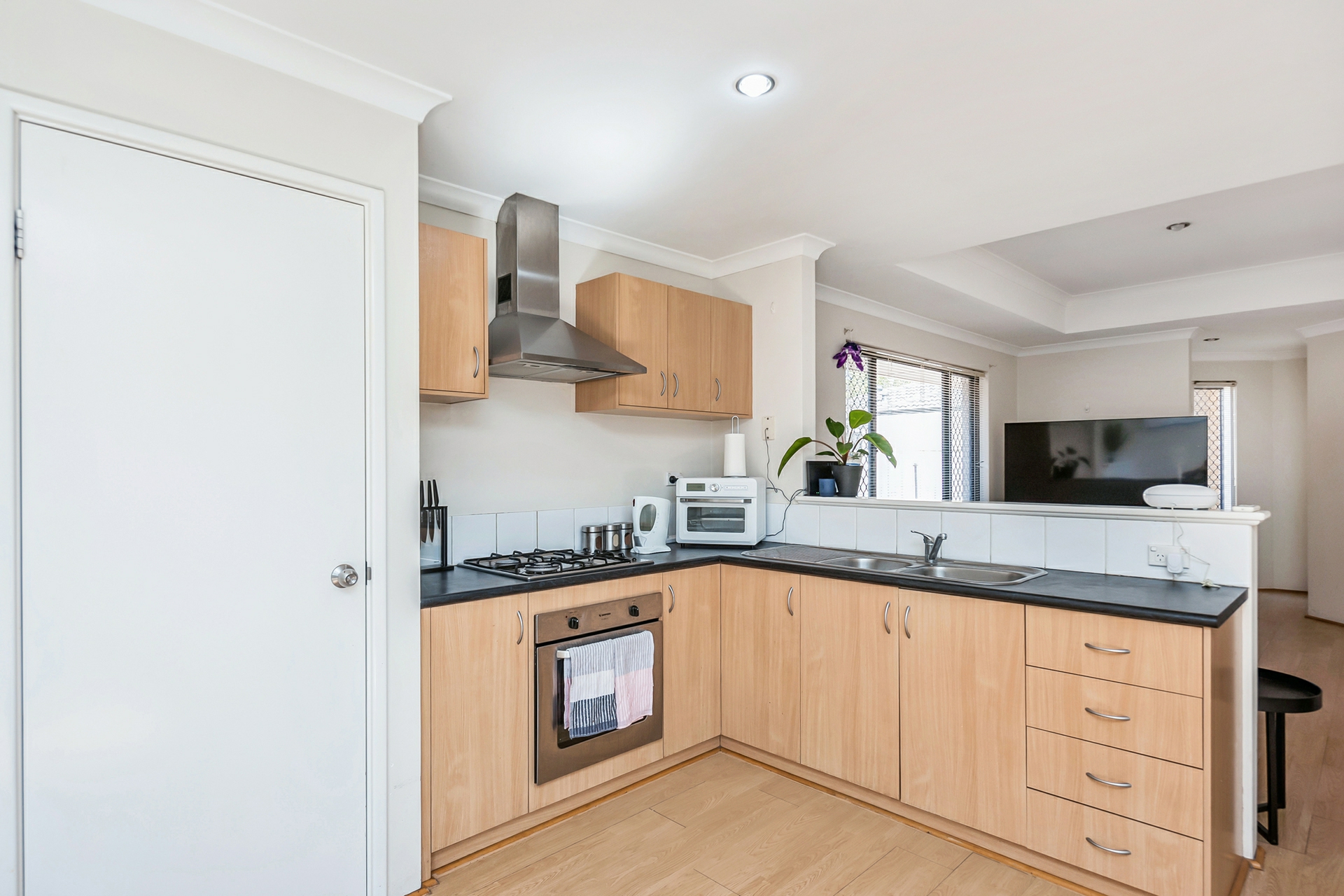 4/52 Sayer Street — photo 3 of 13