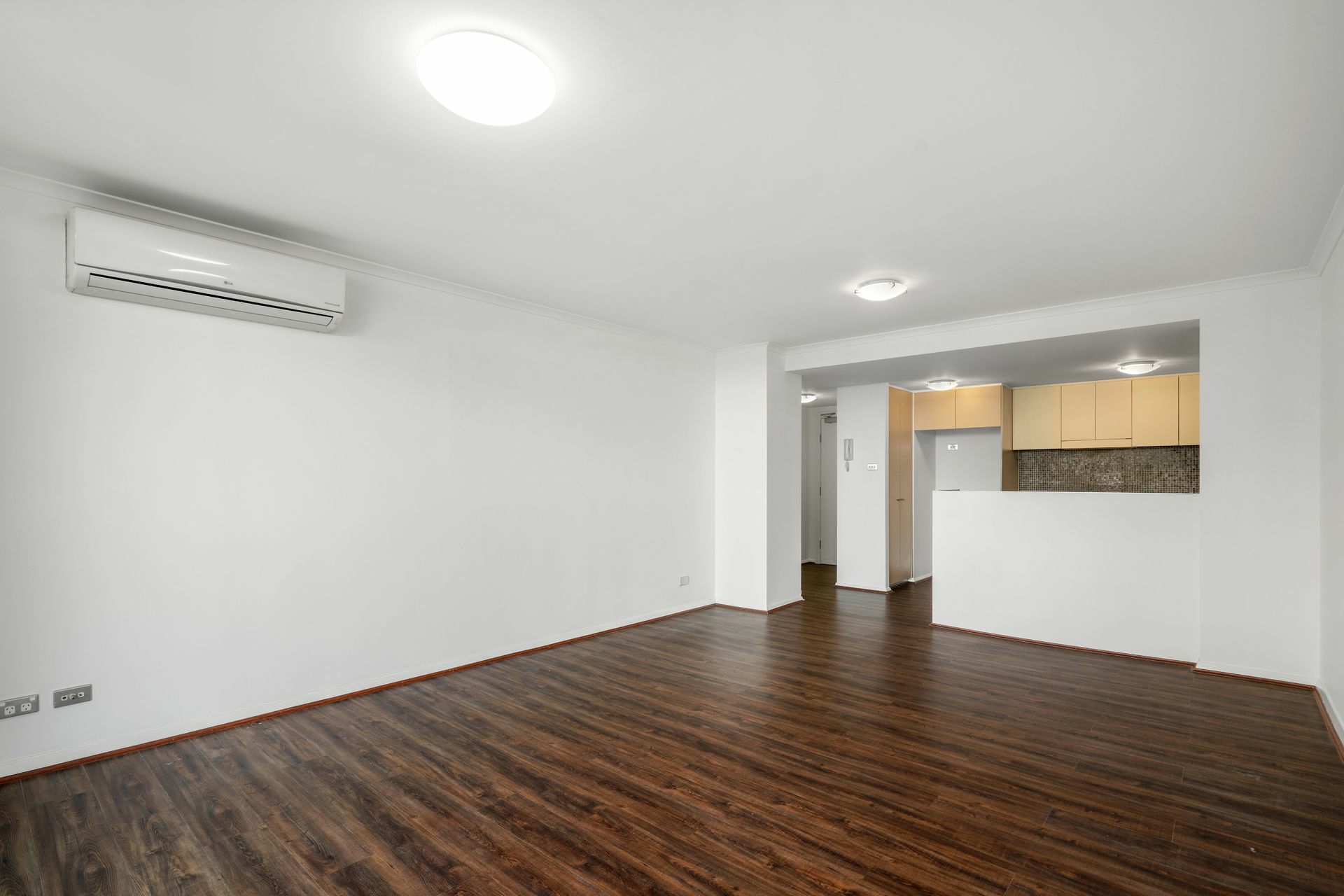 472/80 John Whiteway Drive, GOSFORD