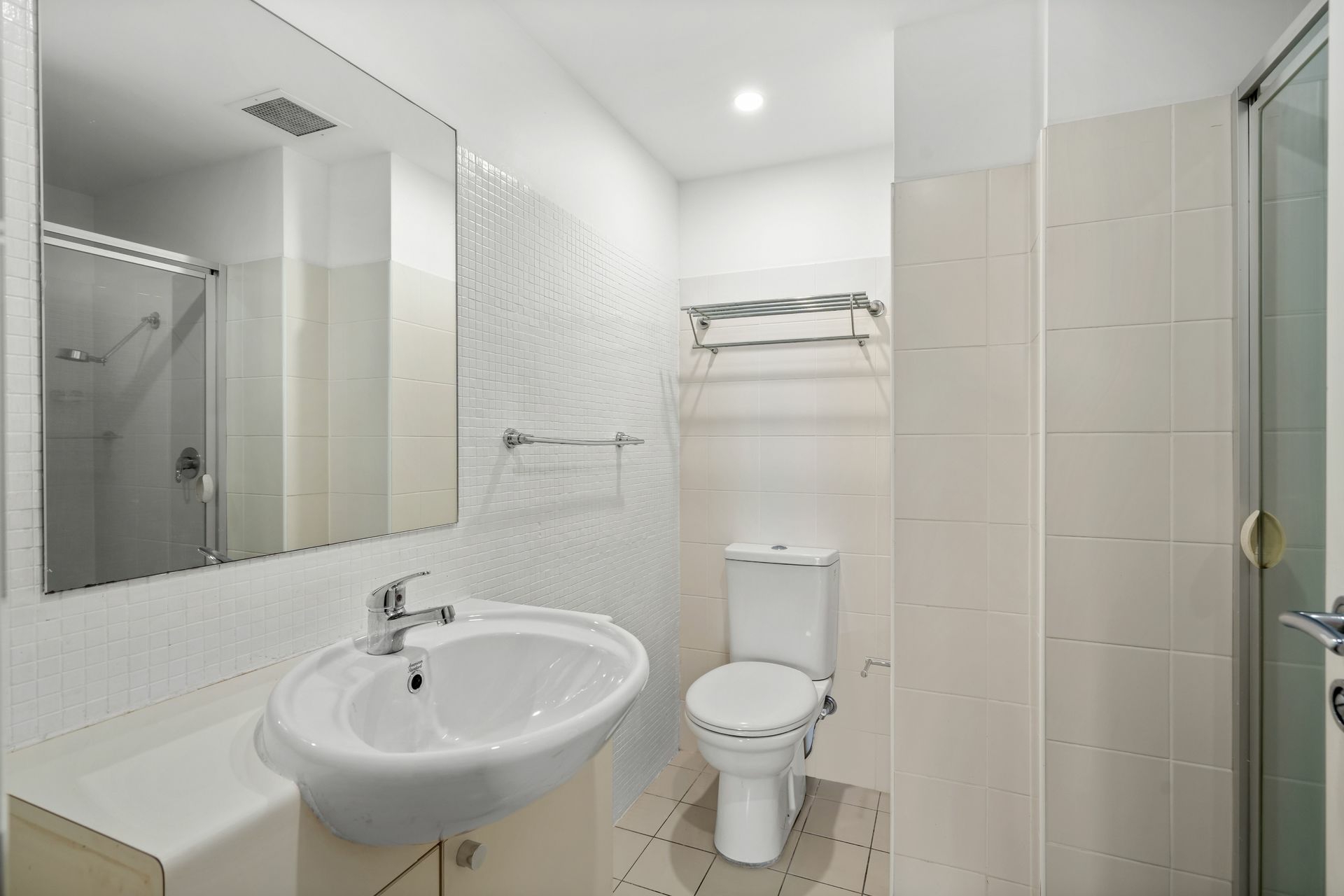 472/80 John Whiteway Drive, GOSFORD