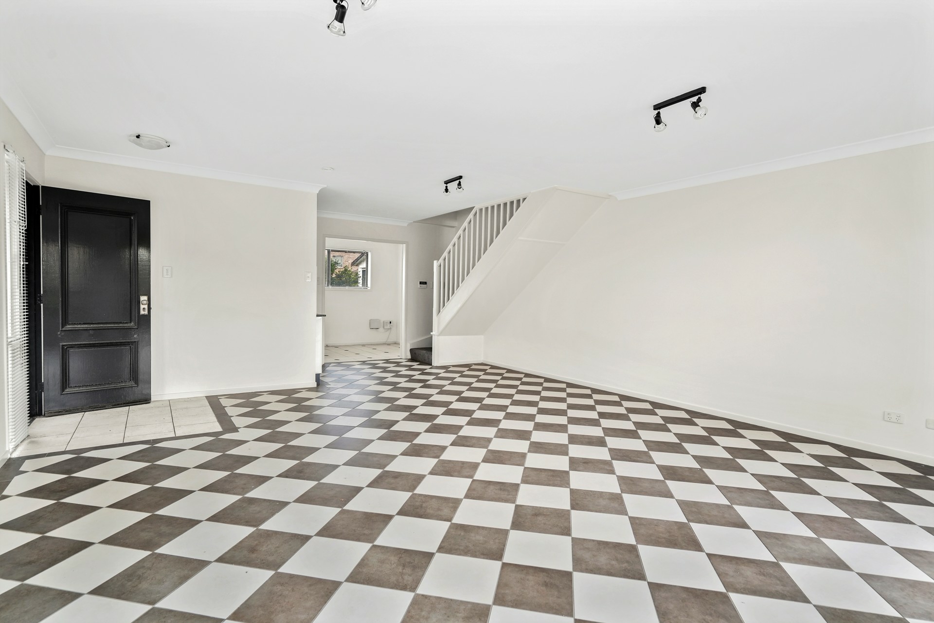 4/14 Lynn Avenue, POINT FREDERICK