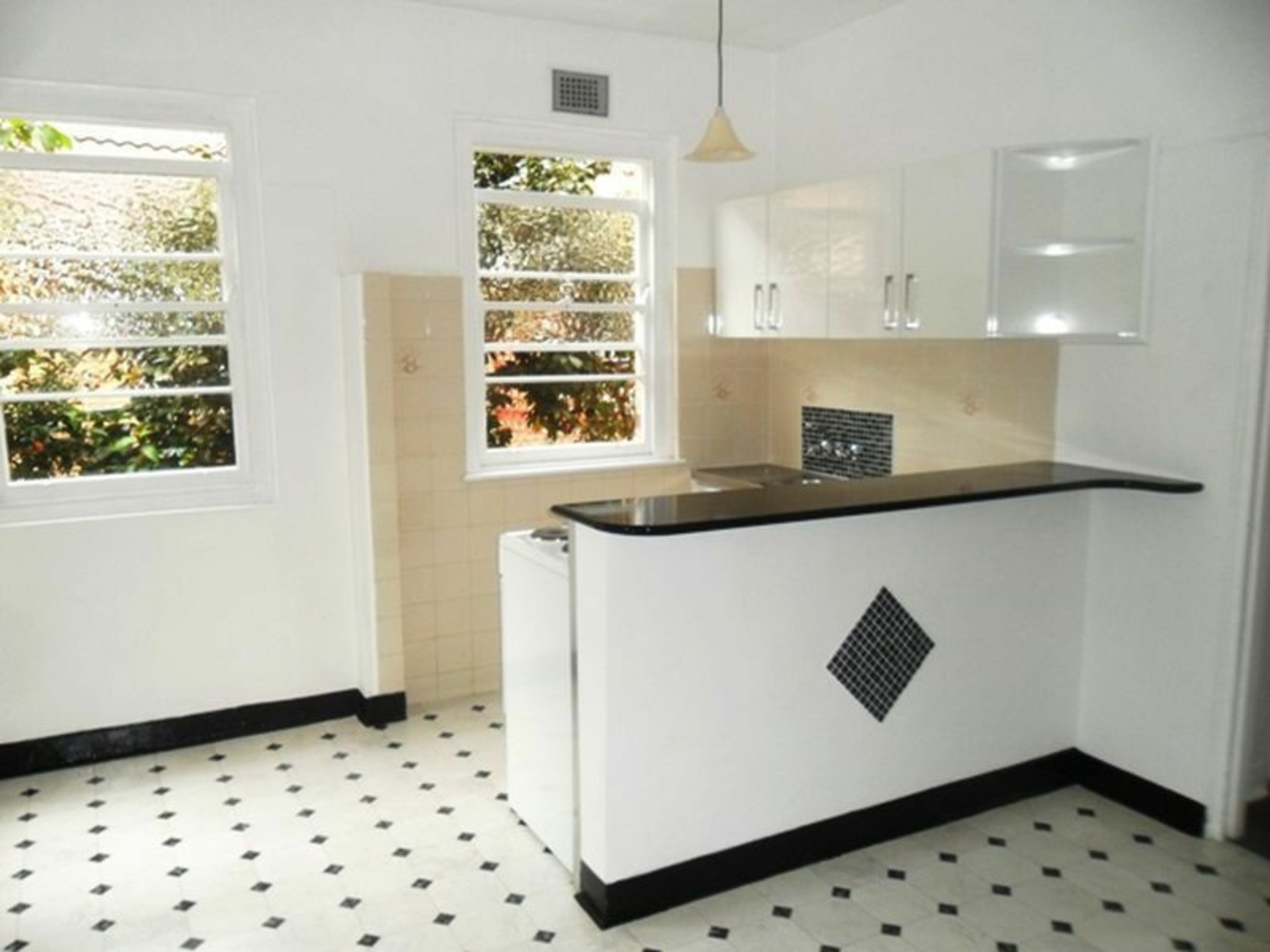 1/4 York Street — photo from LJ Hooker Gosford