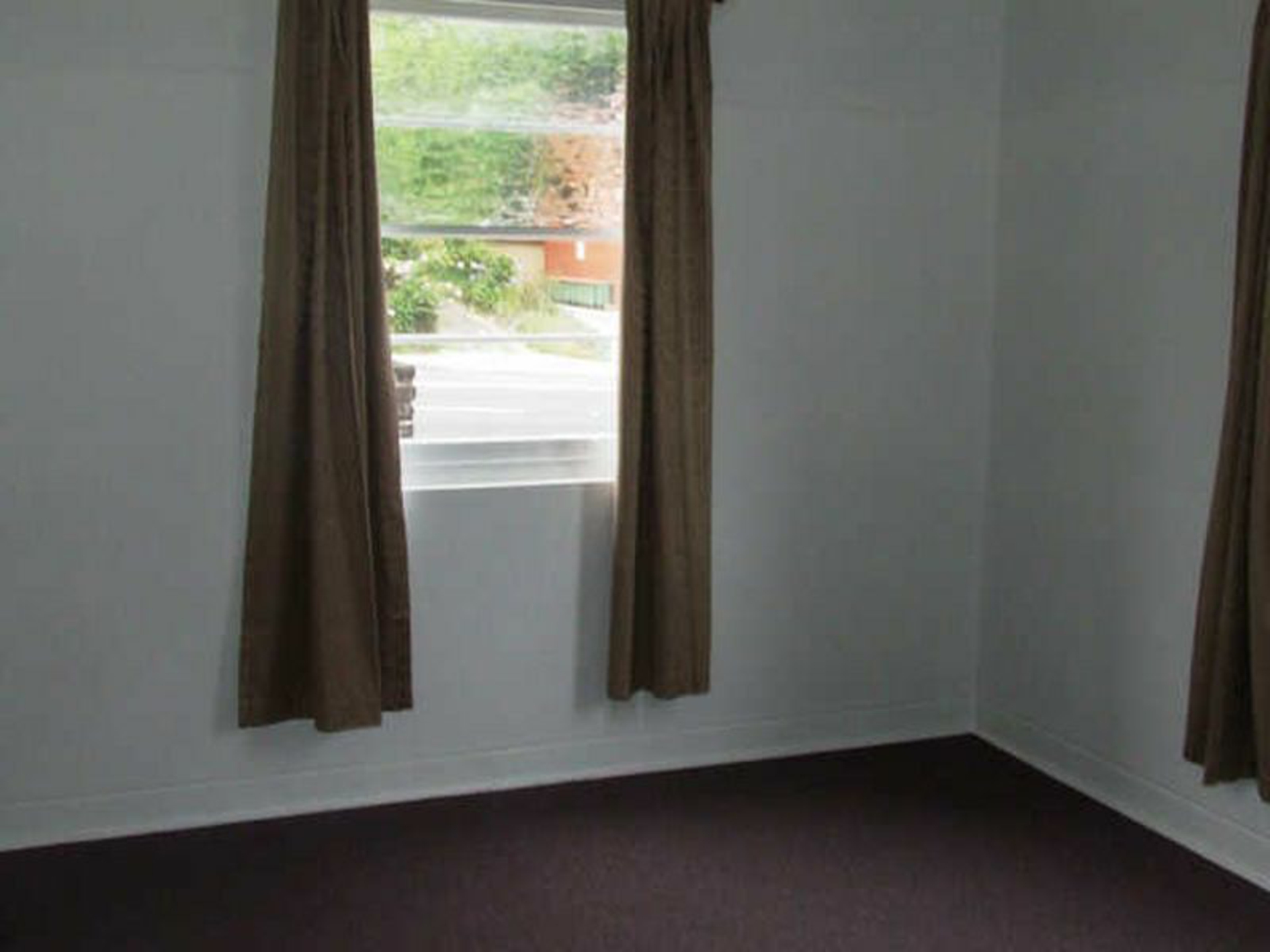 1/4 York Street — photo 3 of 4