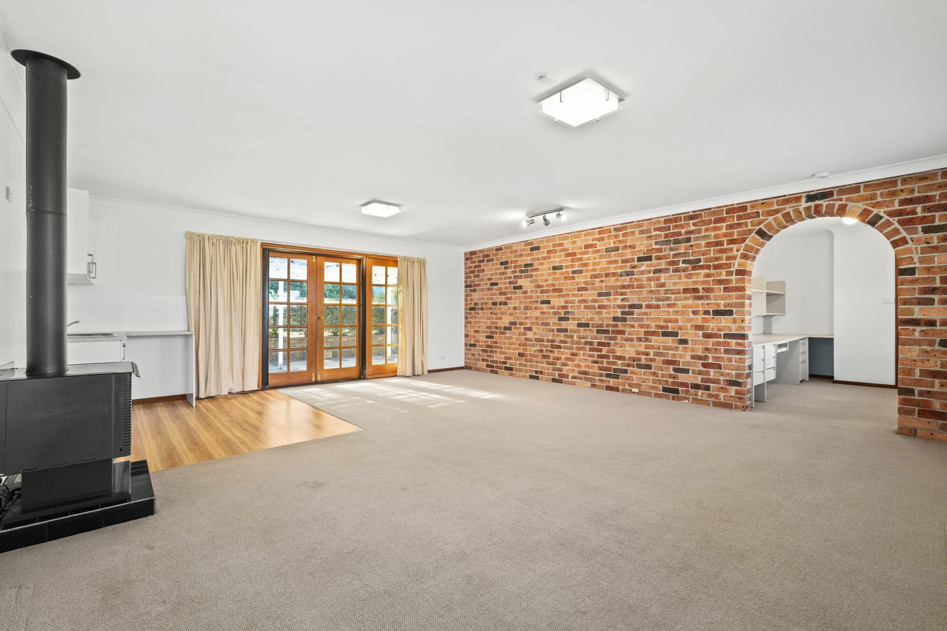 2 Dashwood Close — photo 3 of 15