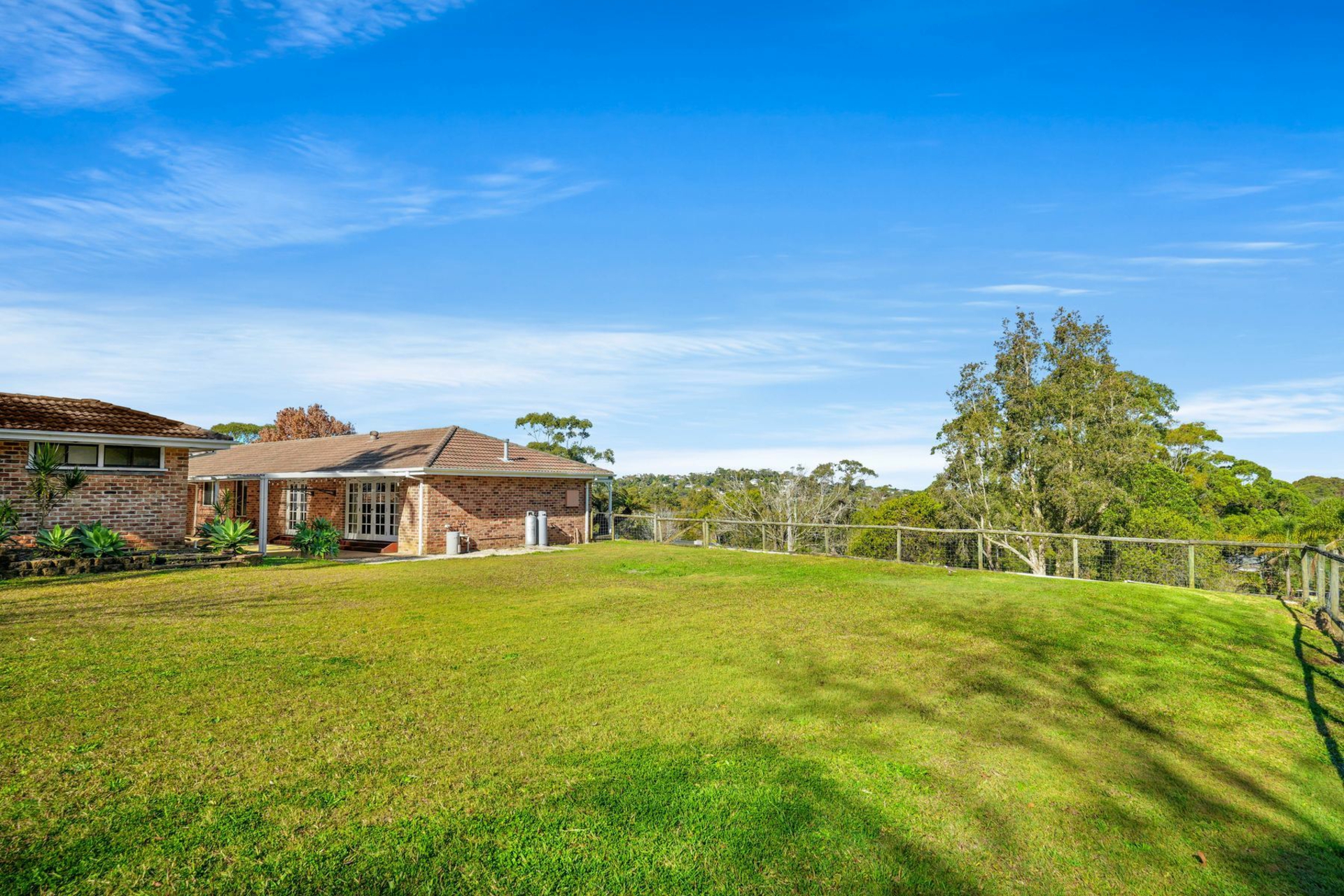2 Dashwood Close — photo 15 of 15