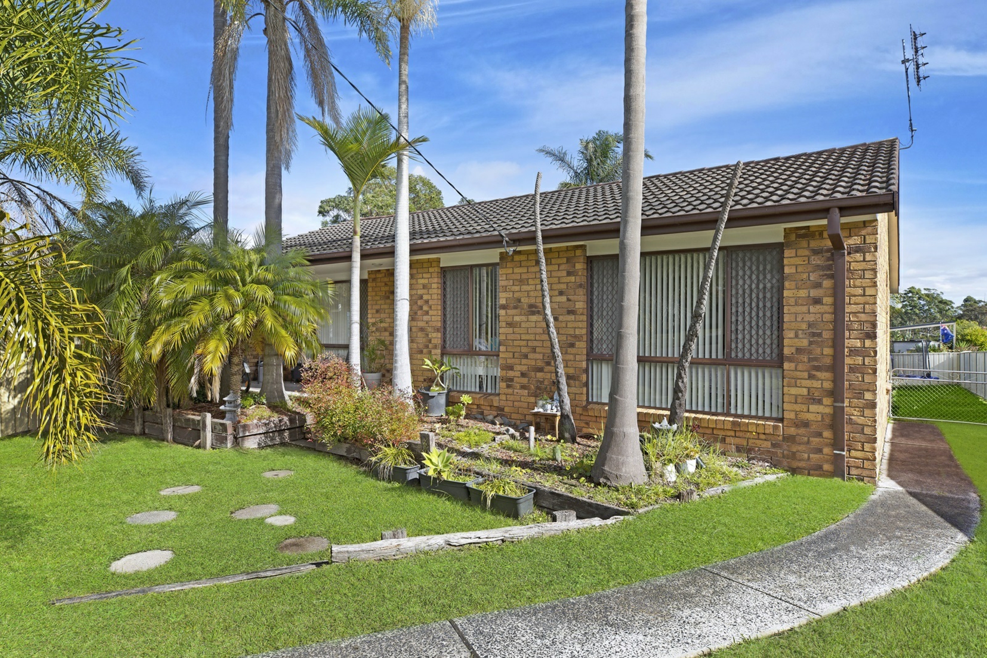 68 Mckellar Boulevard, Blue Haven