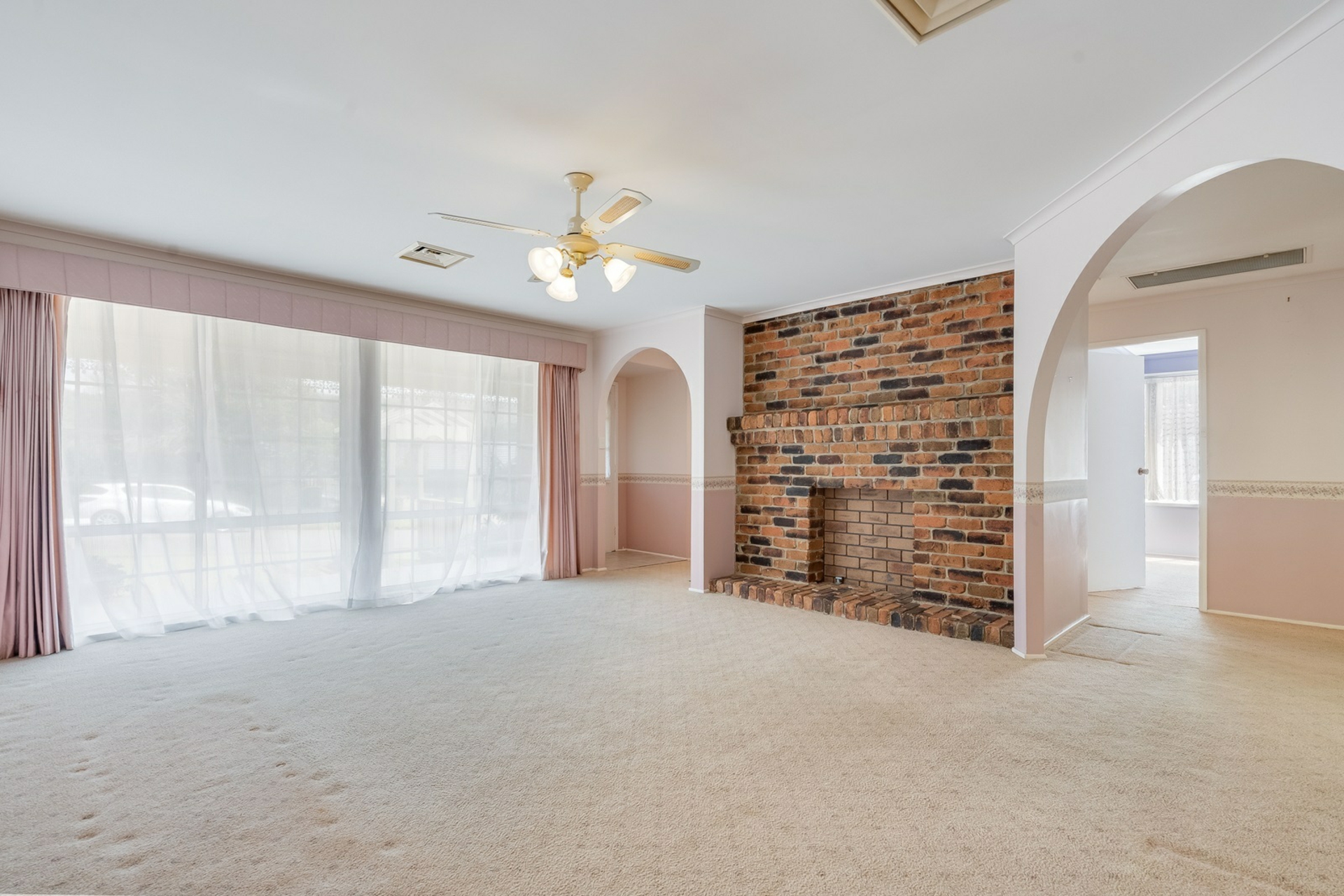 8 Yanderra Crescent Narara NSW House for Sale LJ Hooker