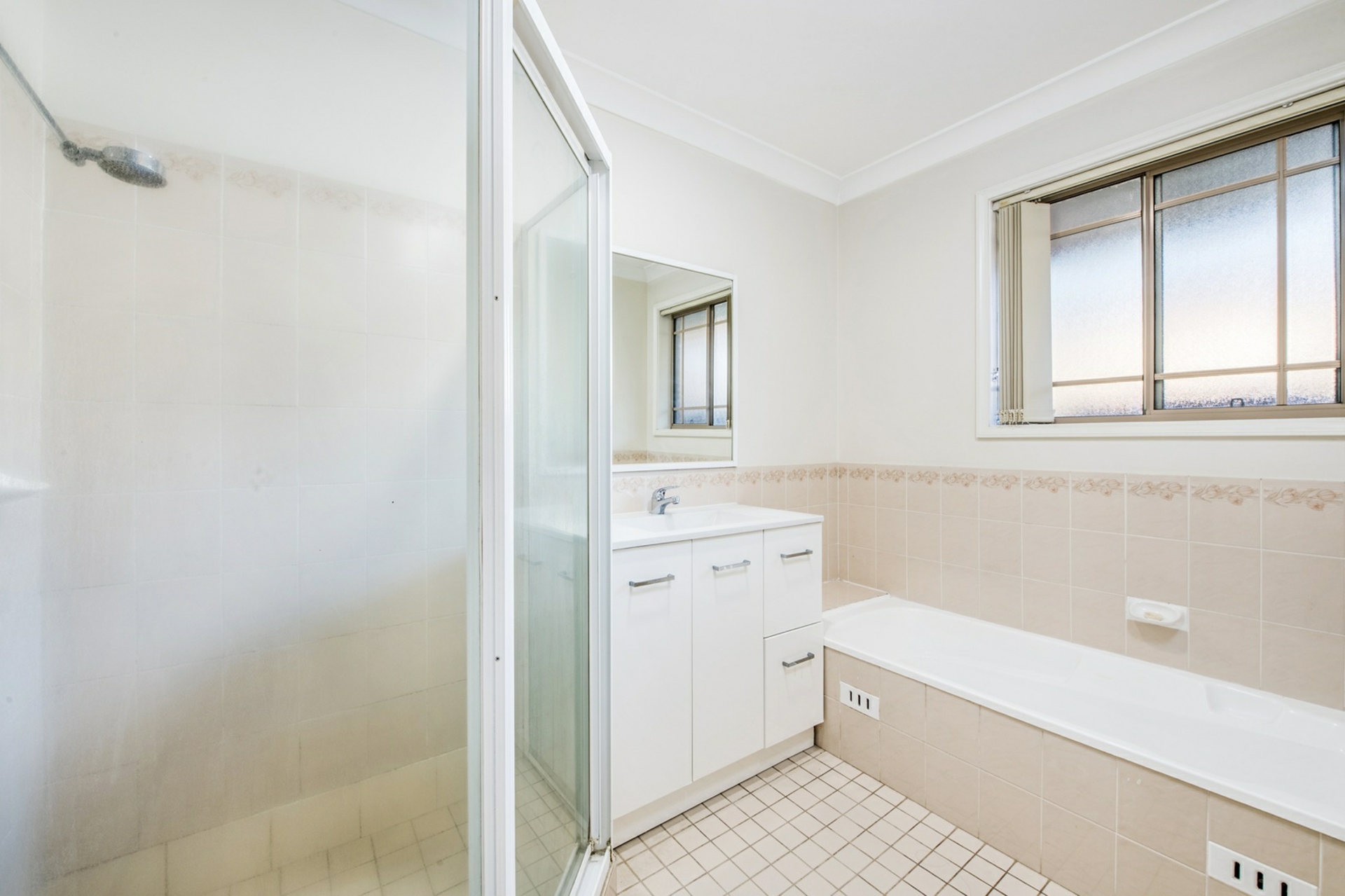 8/33 Newling Street, LISAROW