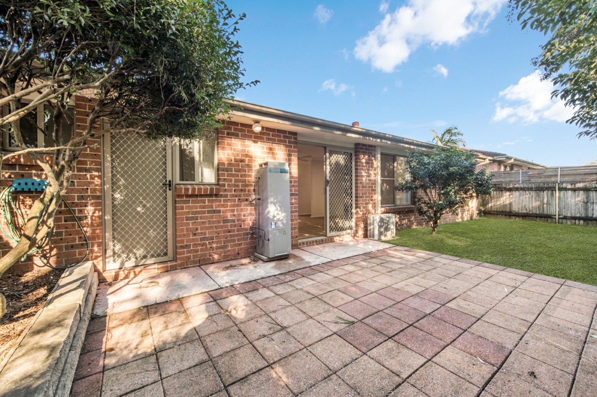 8/33 Newling Street, LISAROW