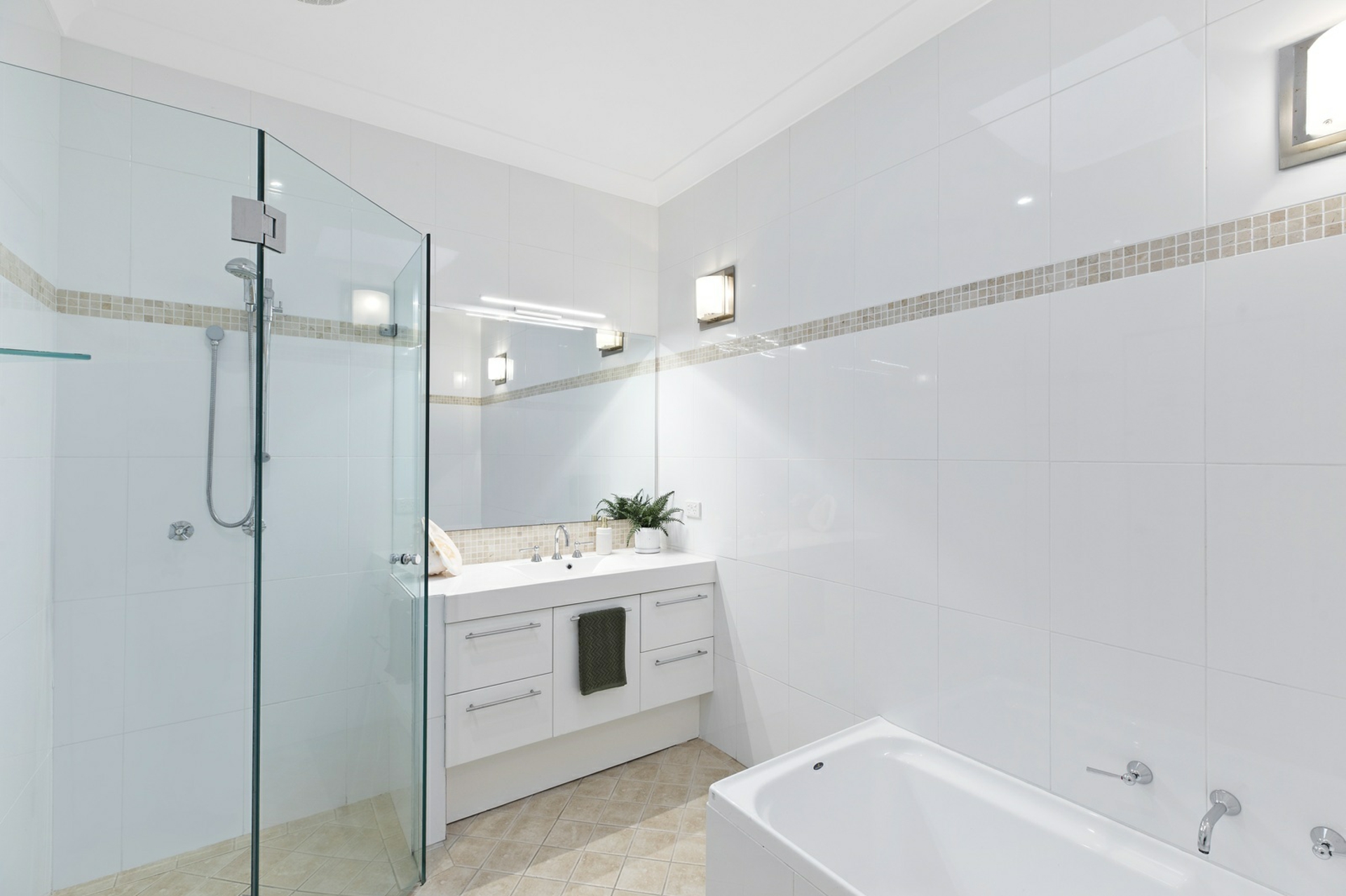 116 Albany Street — photo 17 of 28