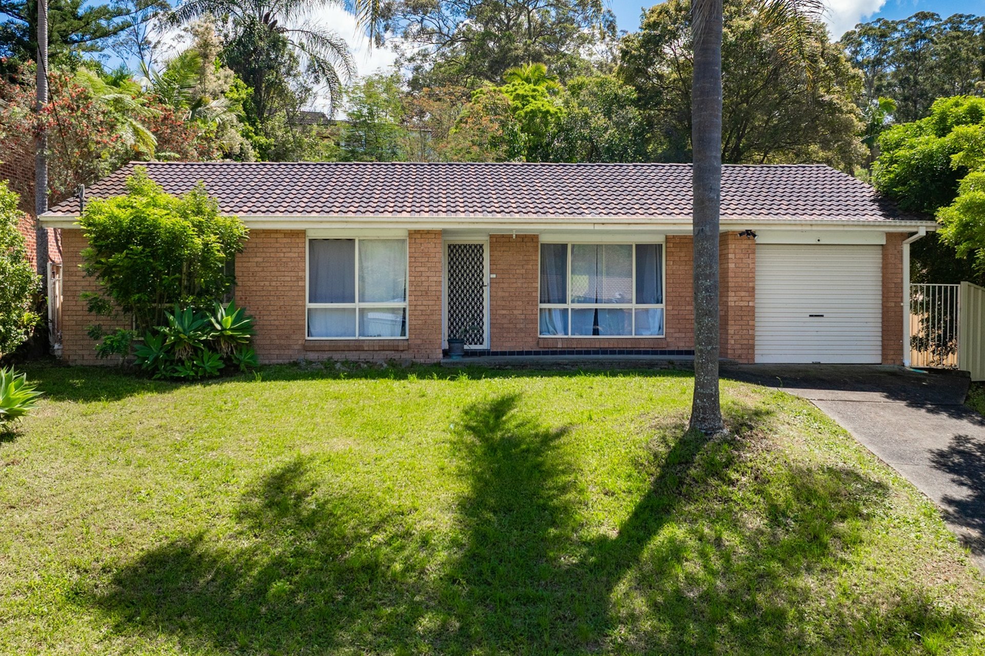 14 Roselands Avenue — photo 2 of 17