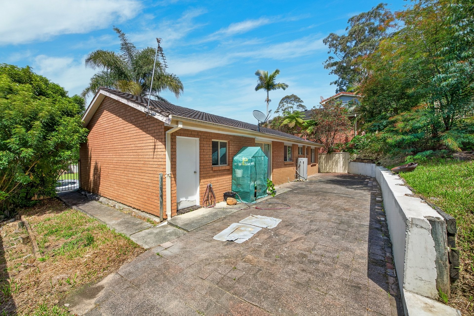 14 Roselands Avenue — photo 9 of 17