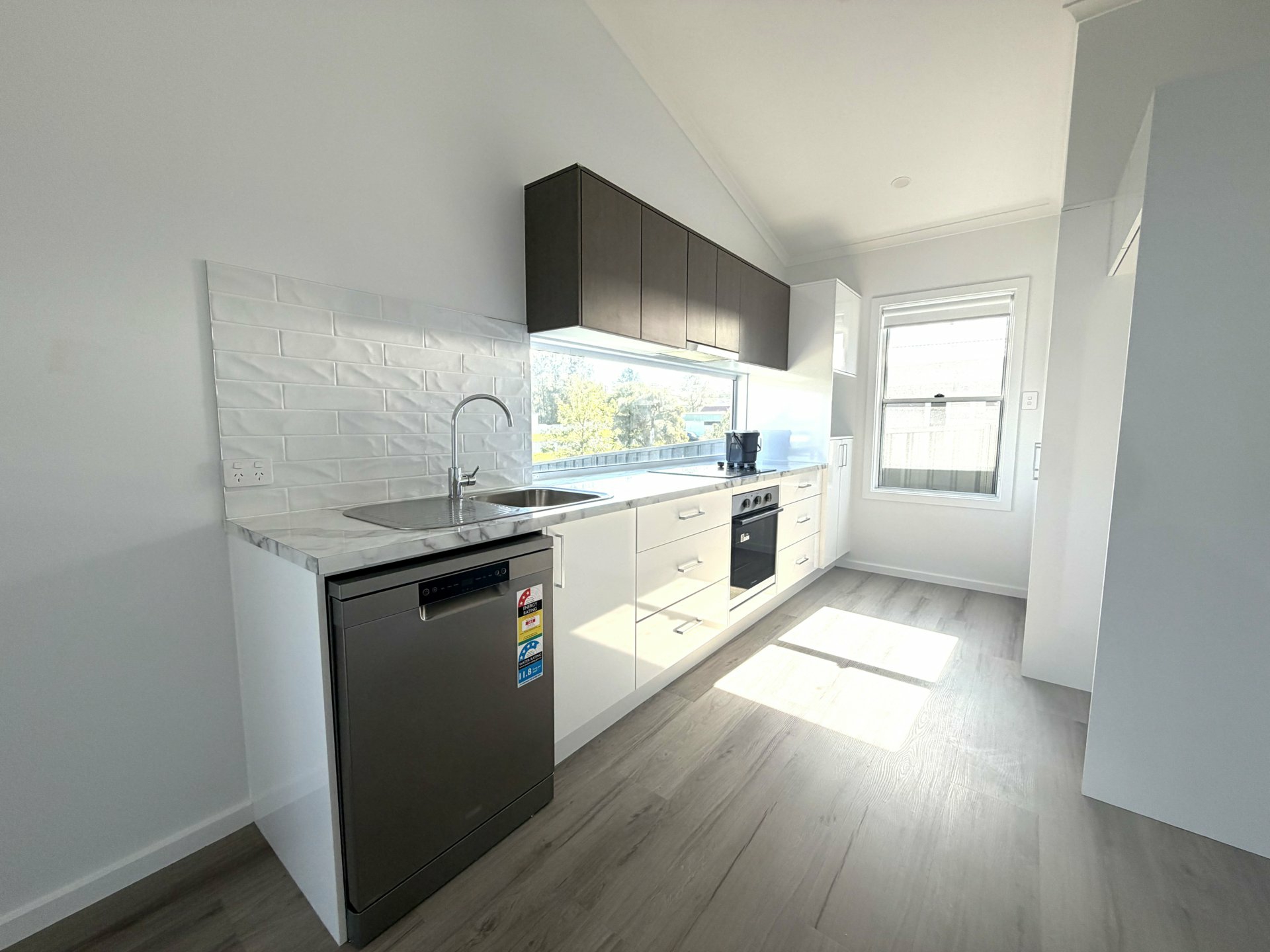 1/9b High Street — photo 2 of 8