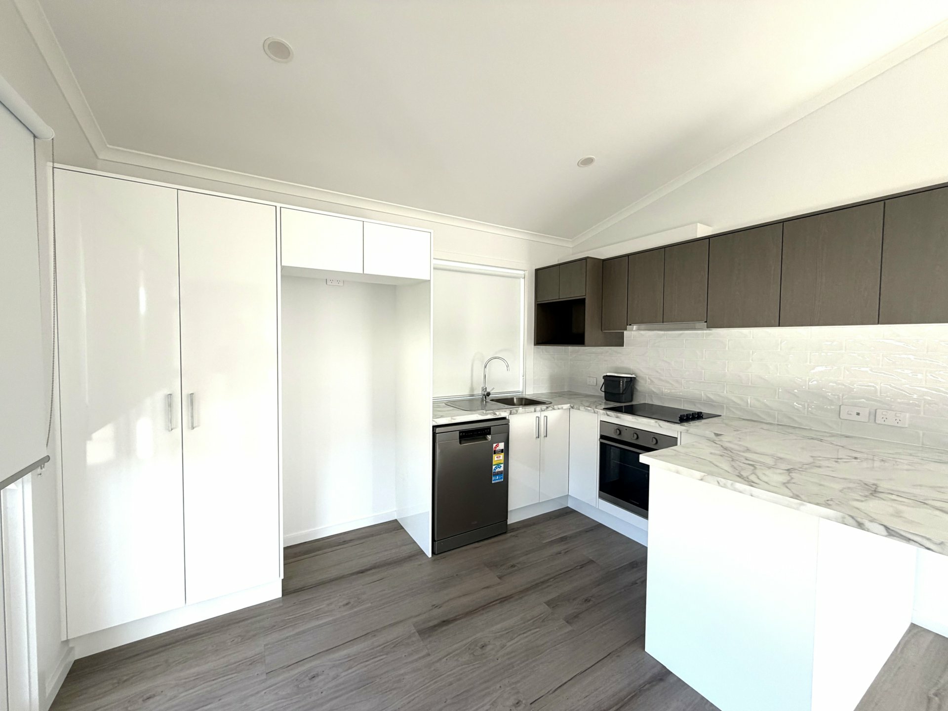 2/9b High Street — photo 2 of 6